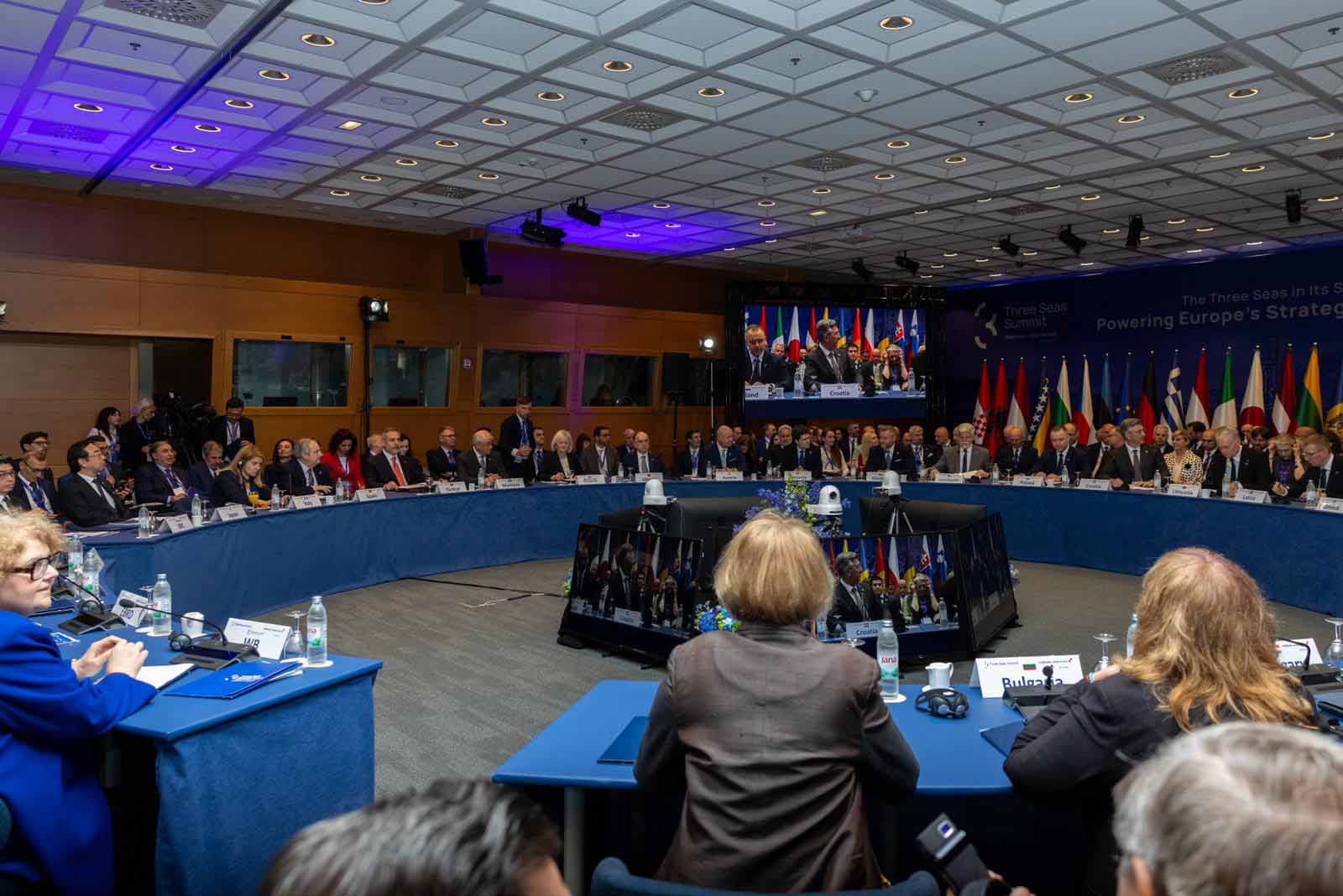 Hakan Fidan liderlerle aile fotoğrafı çekiminde