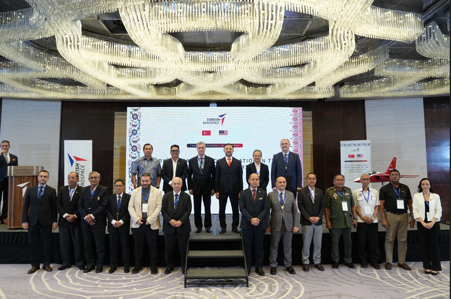Türkiye Malezya iş birliği konferansı katılımcıları