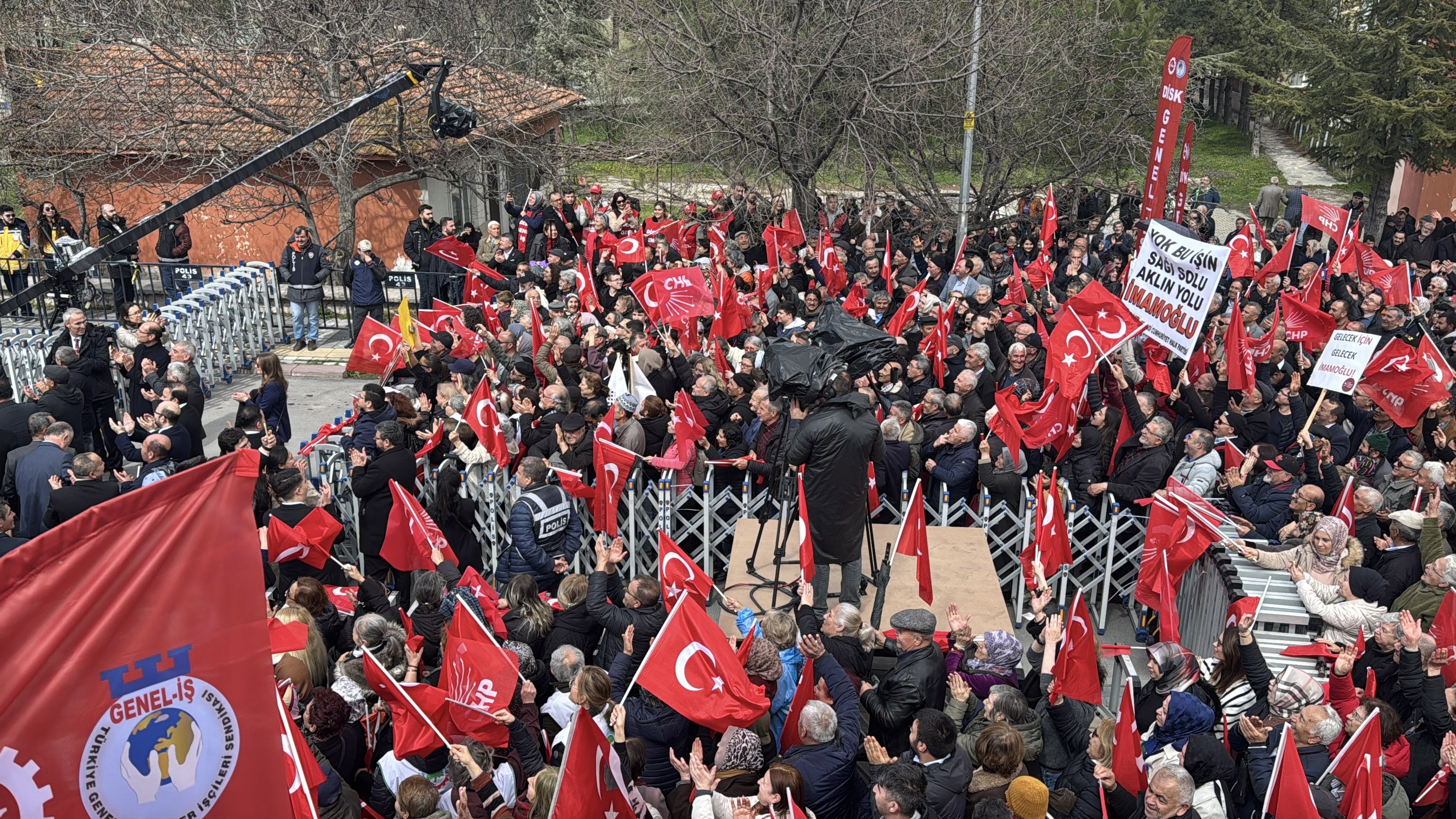 Özgür Özel Meydan Okuyor