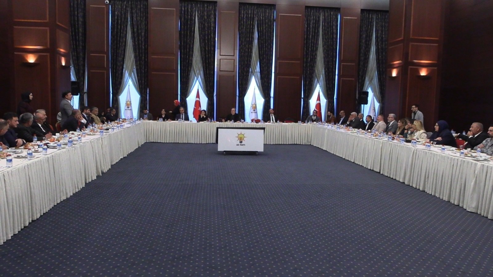 AK Parti Roman Vatandaşlar İstişare Toplantısı