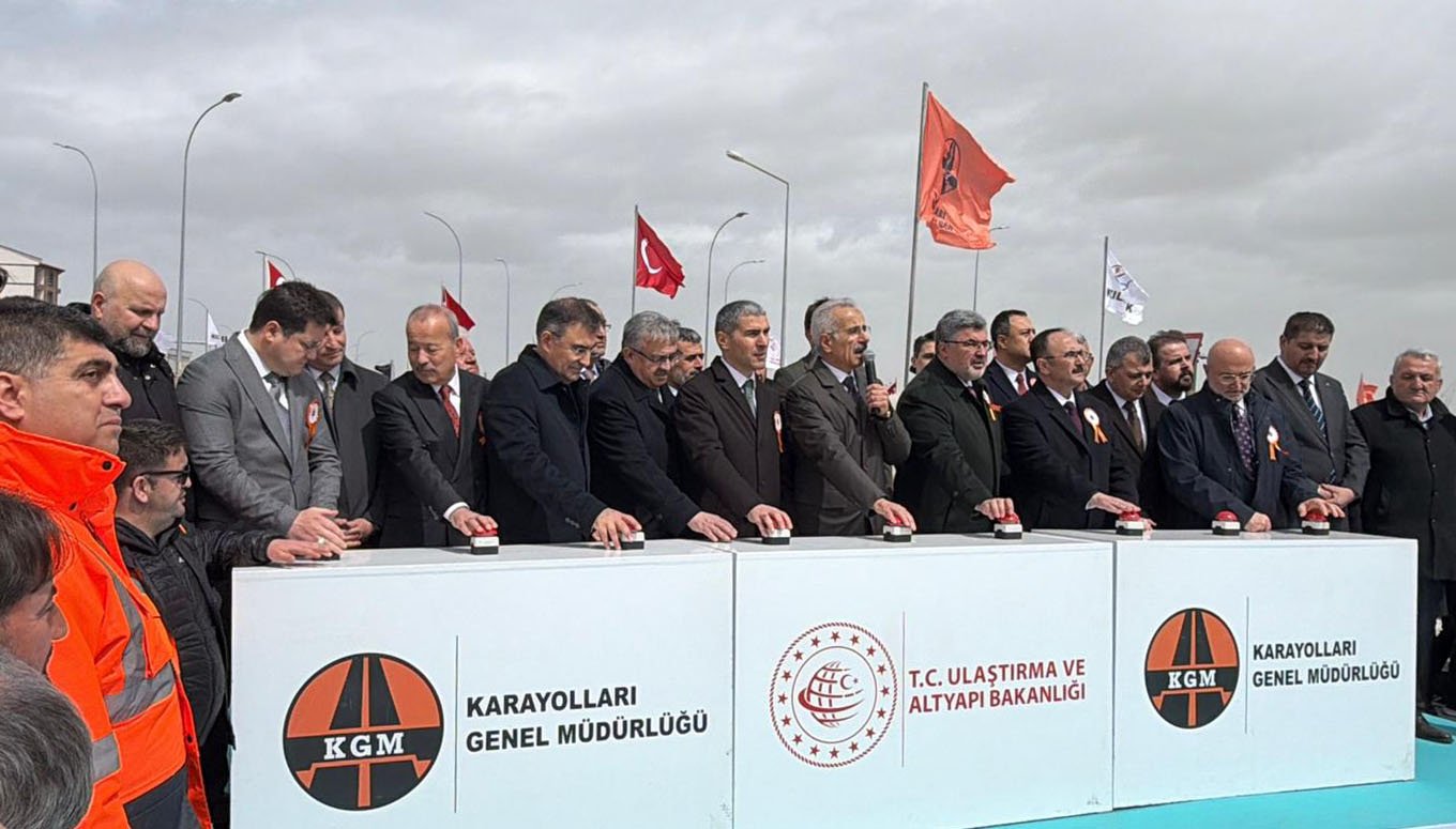 Yol inşaatı çalışmaları