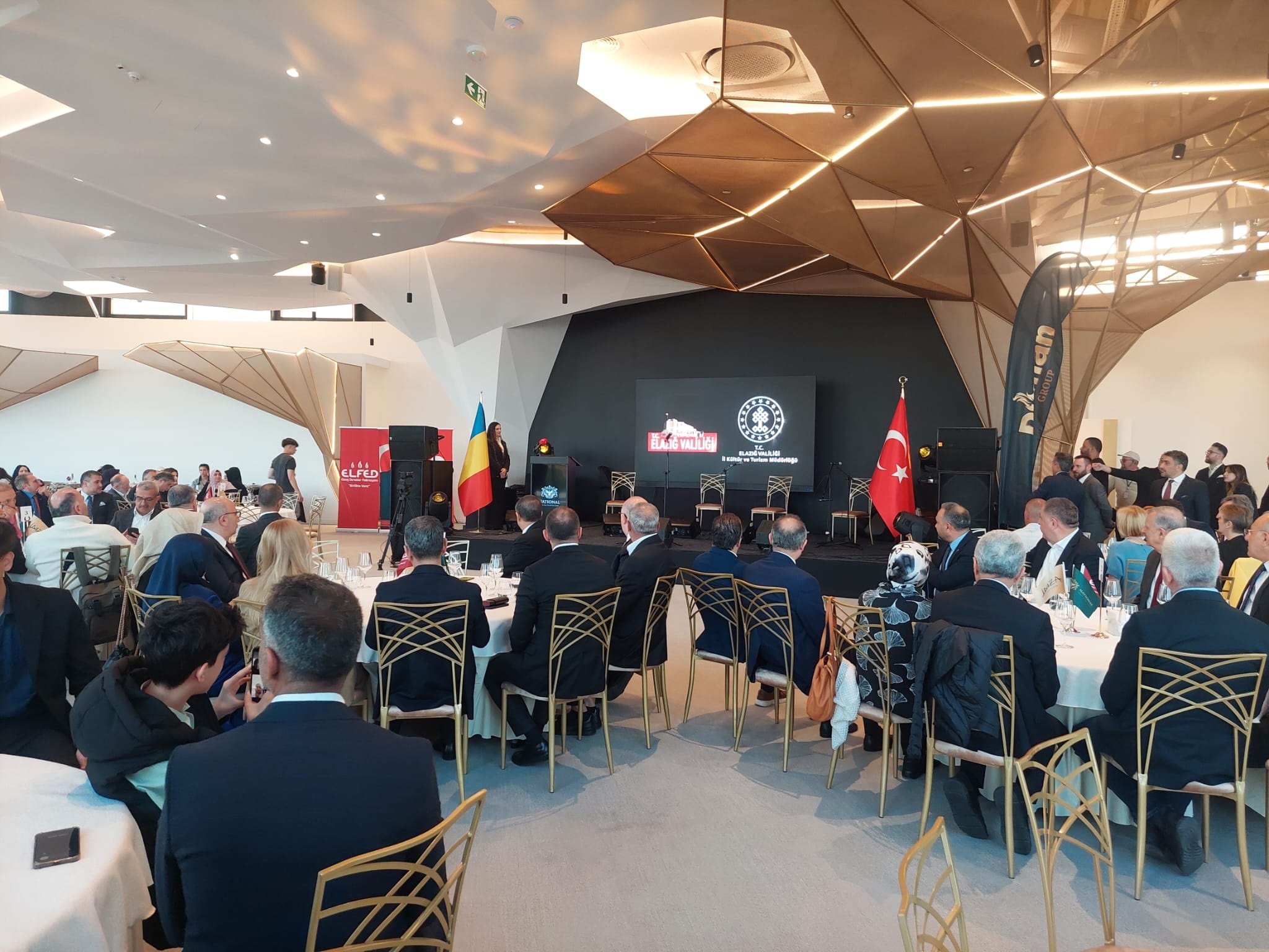 Elazığlılar Romanya’da bir araya geldi