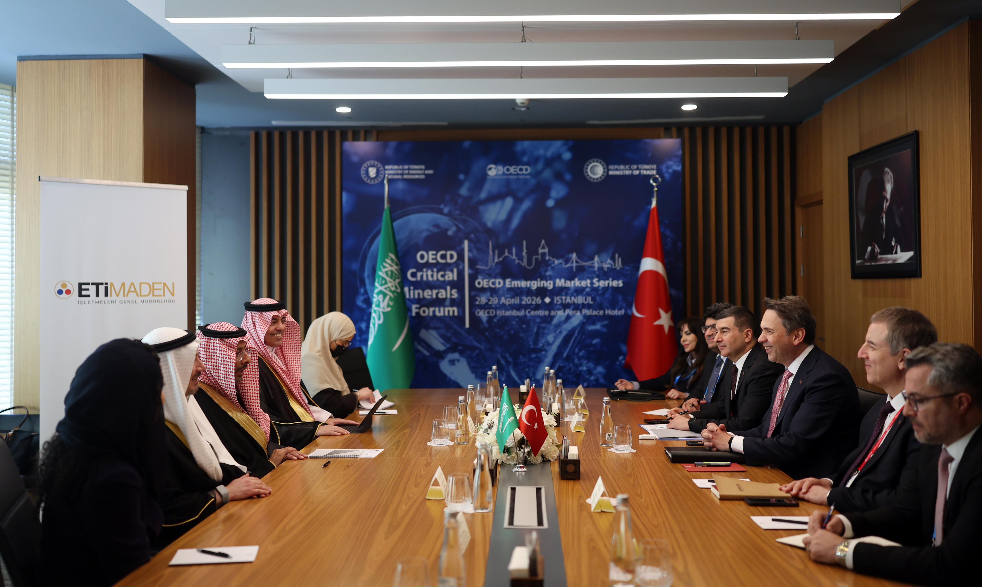 Bakan Bayraktar ve Suudi Arabistan Sanayi ve Maden Kaynakları Bakanı Al-Khorayef görüşmesi