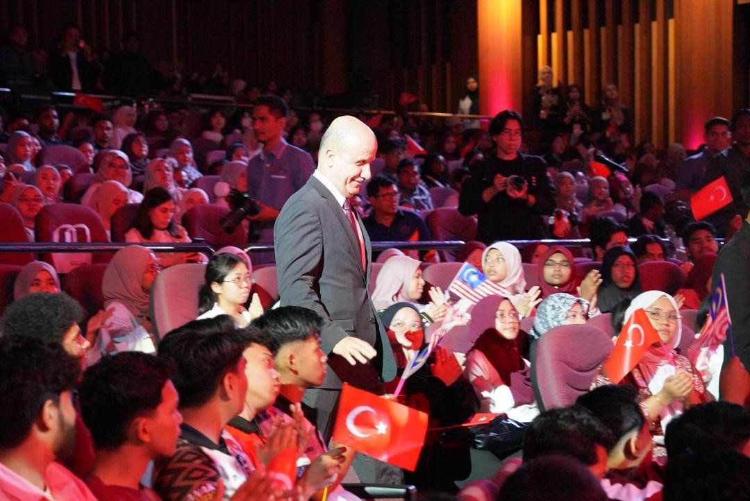 YÖK Başkanı Erol Özvar Malezyalı öğrenciler Yükseköğretim Forumu