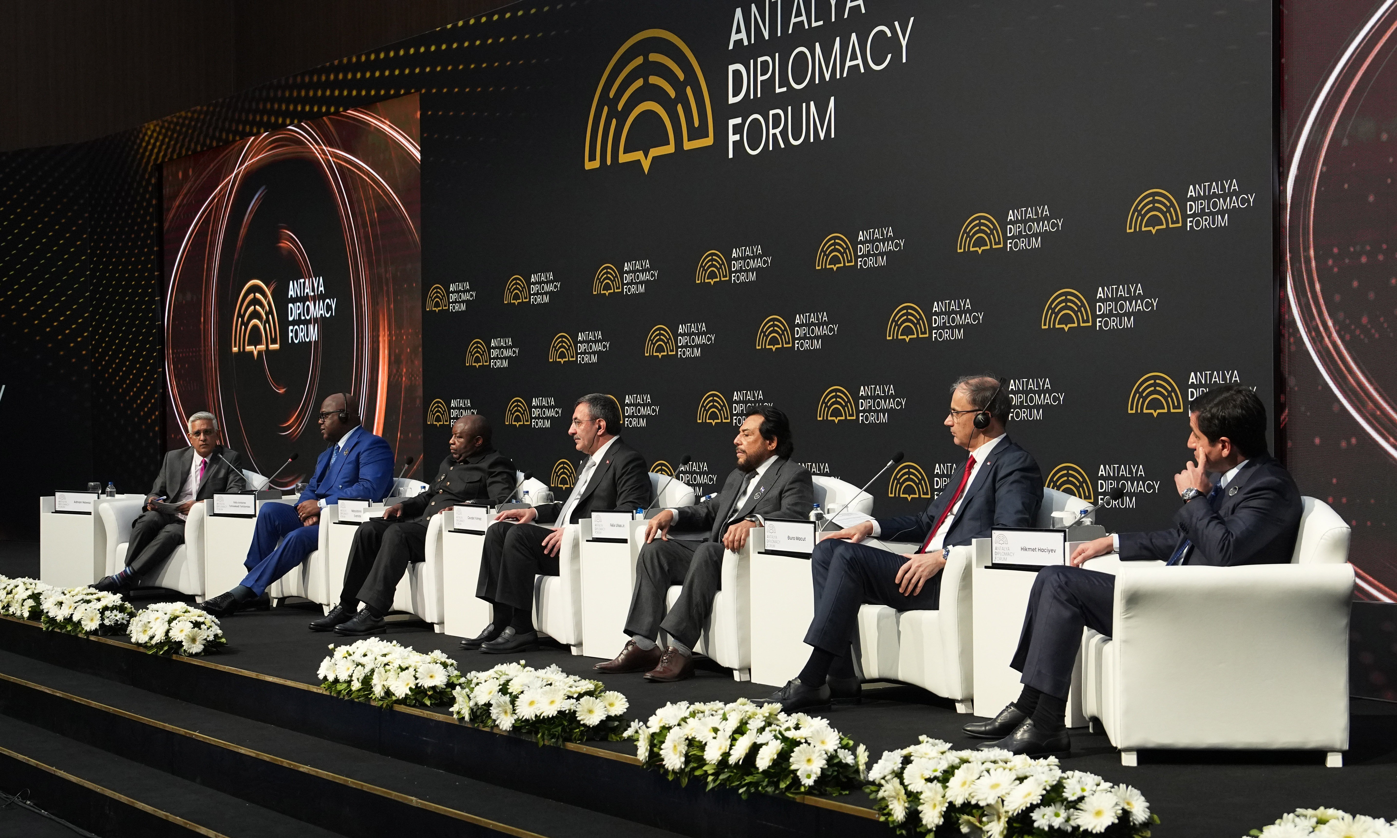 Cevdet Yılmaz konuşma yapıyor