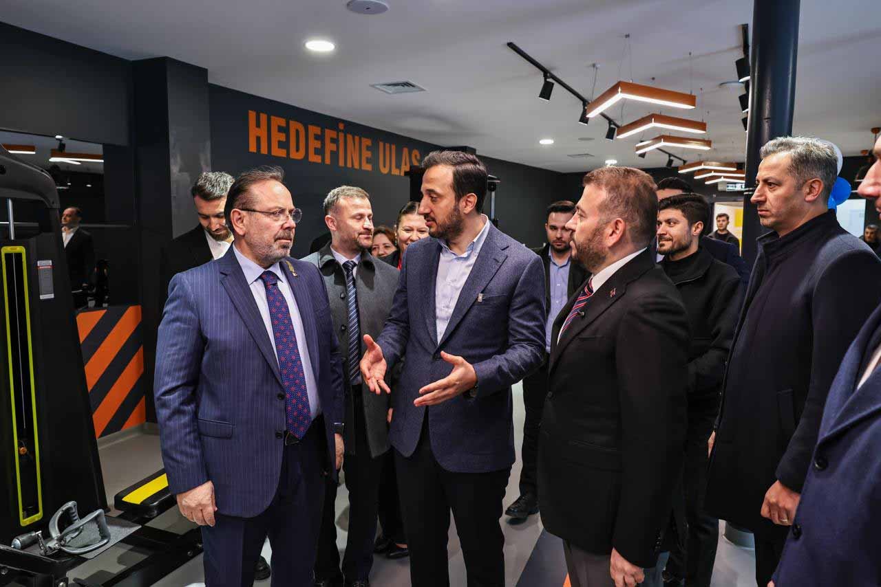 AK Parti İstanbul Milletvekili Seda Gören Bölük açılışta konuşuyor