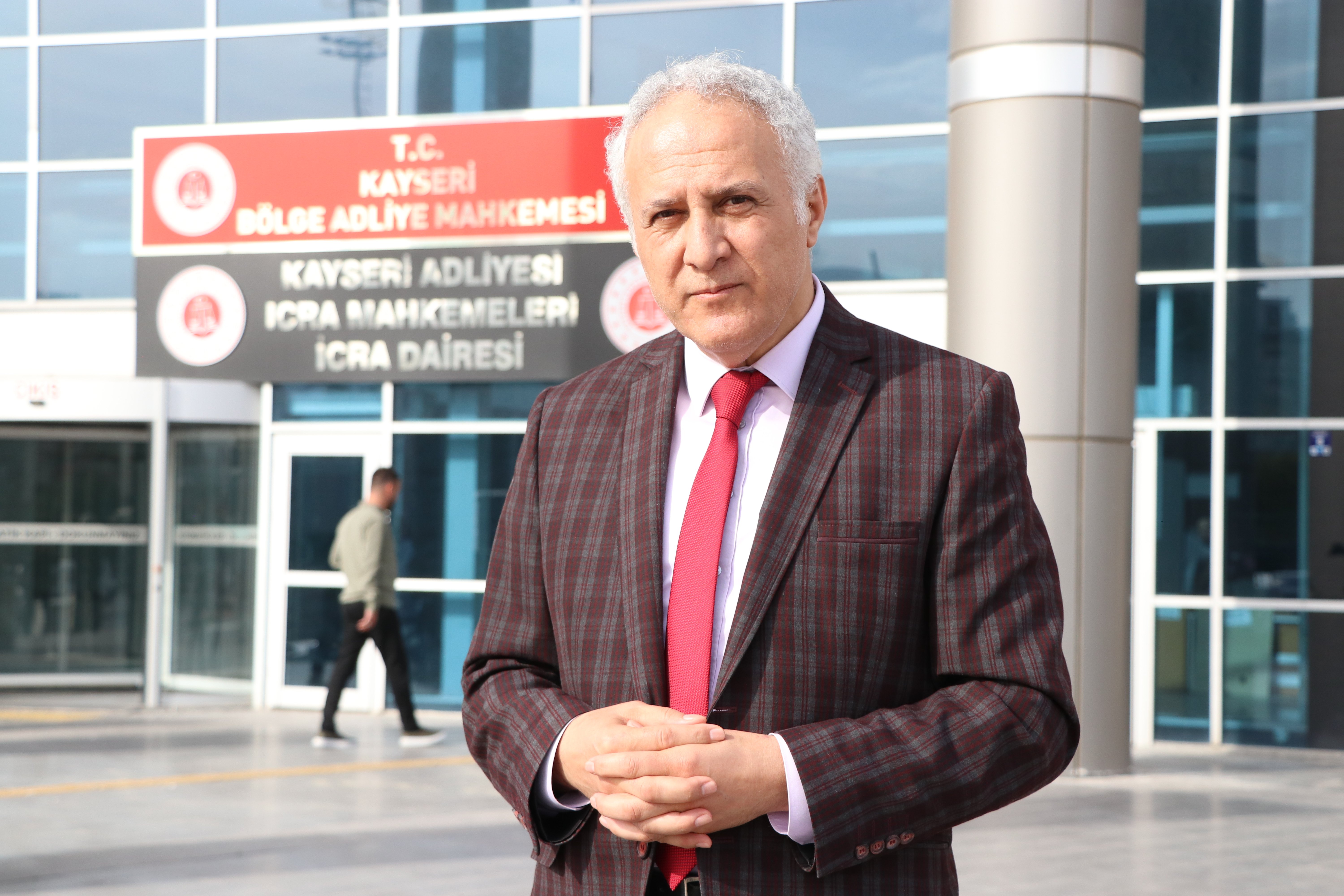 Ali Özdemir traktörüne haciz