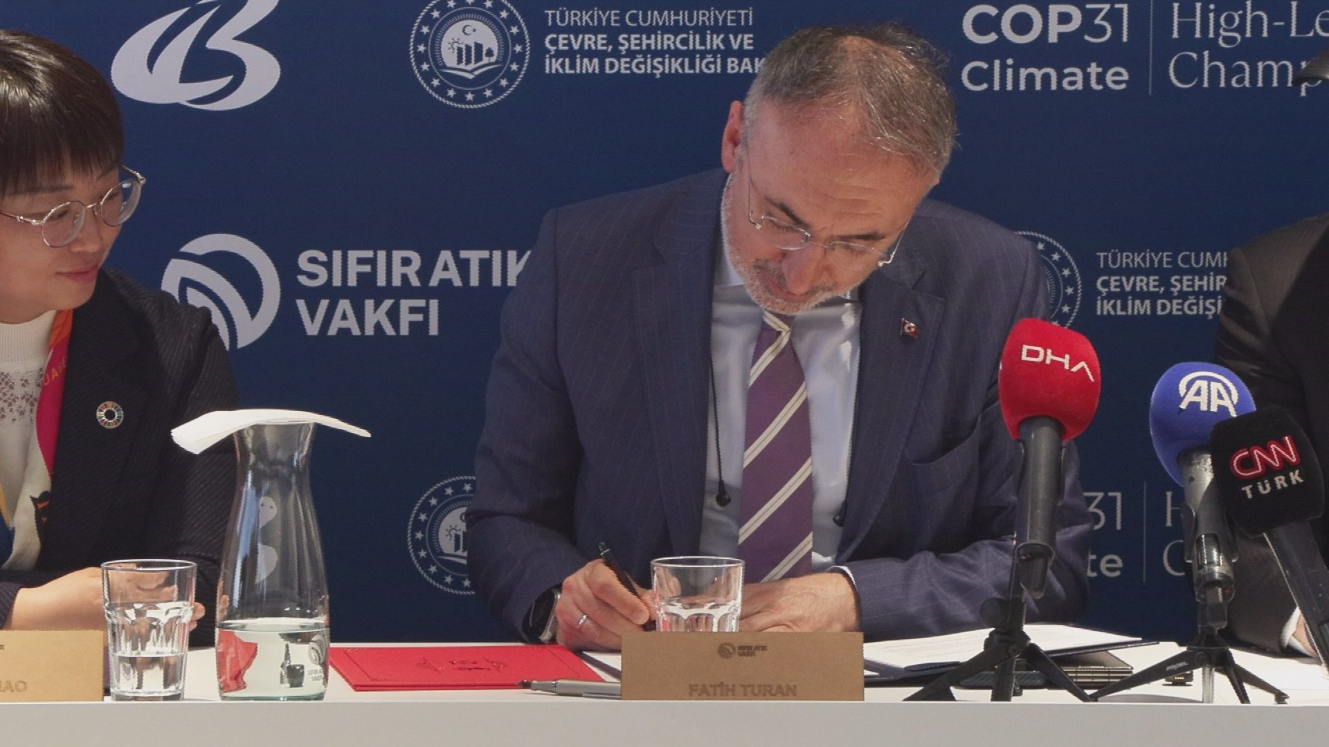 Belediye başkanları iş birliği protokolü imzalıyor