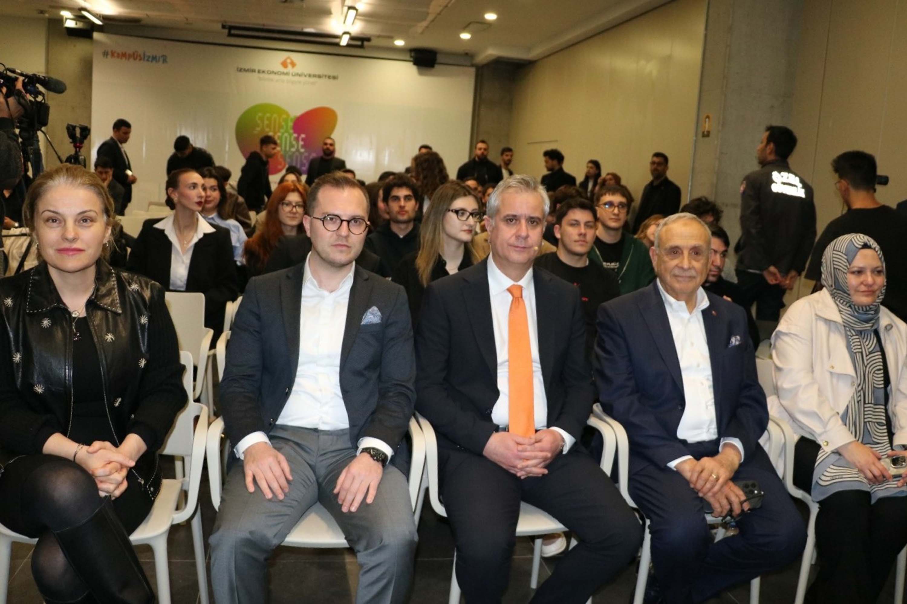 Hasan Basri Yalçın İzmir Ekonomi Üniversitesi