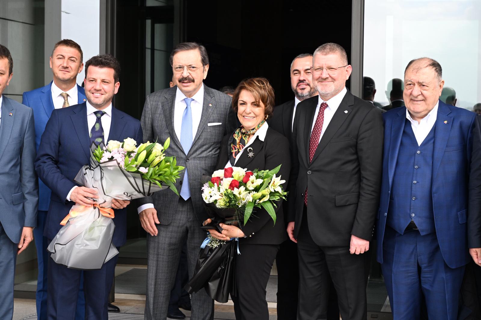 Törende ödül alan iş insanları