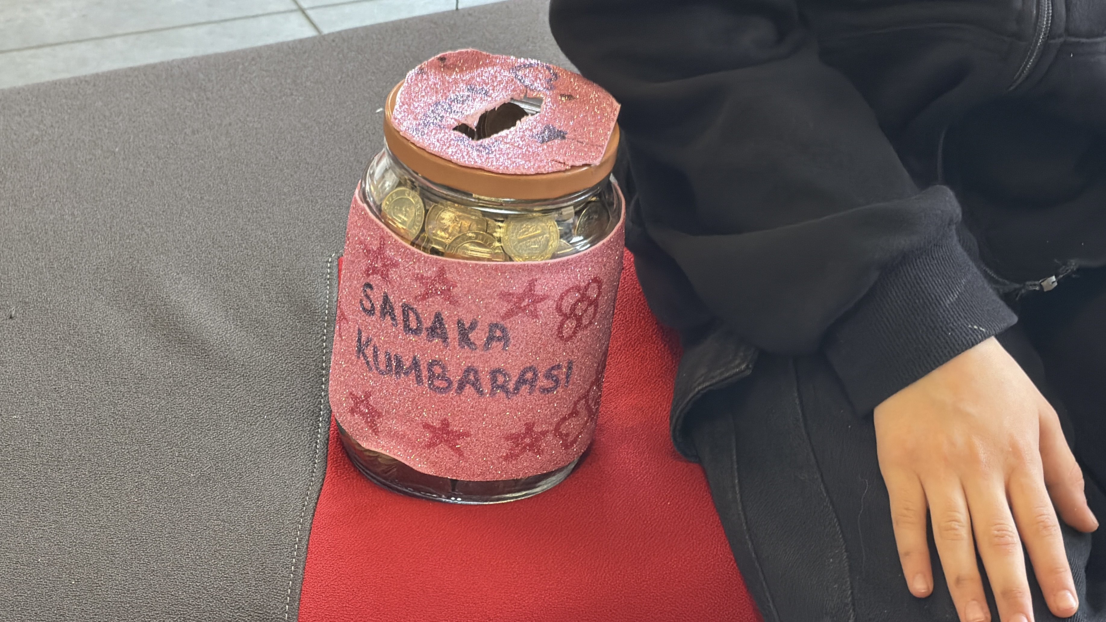 Berra Şişman kumbarasıyla