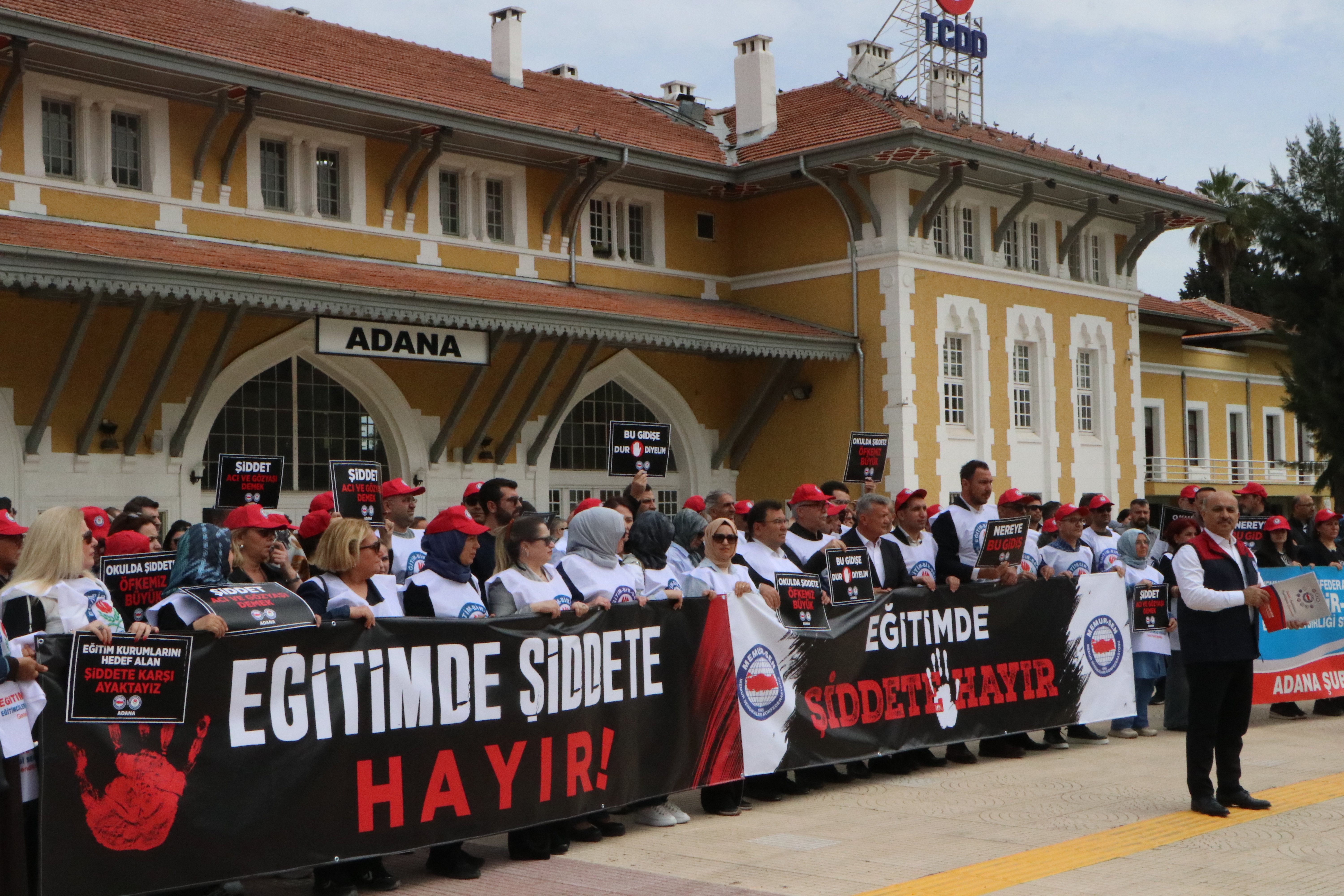Adana öğretmenler iş bırakma eylemi
