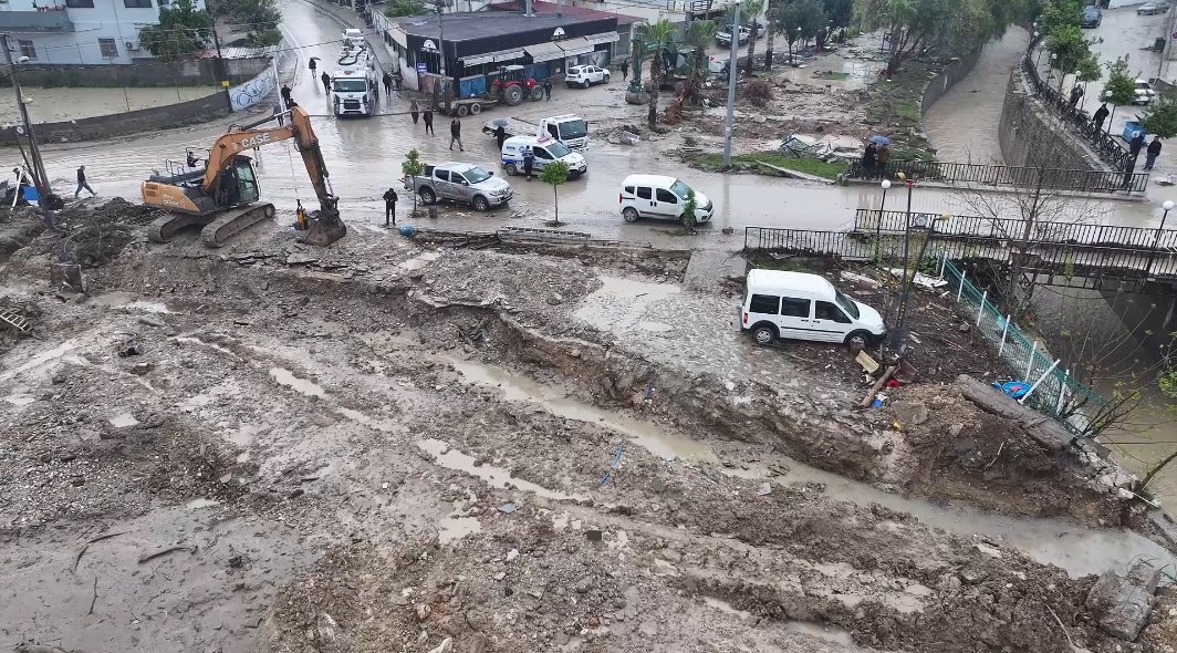 Kadirli sel felaketi temizlik çalışmaları