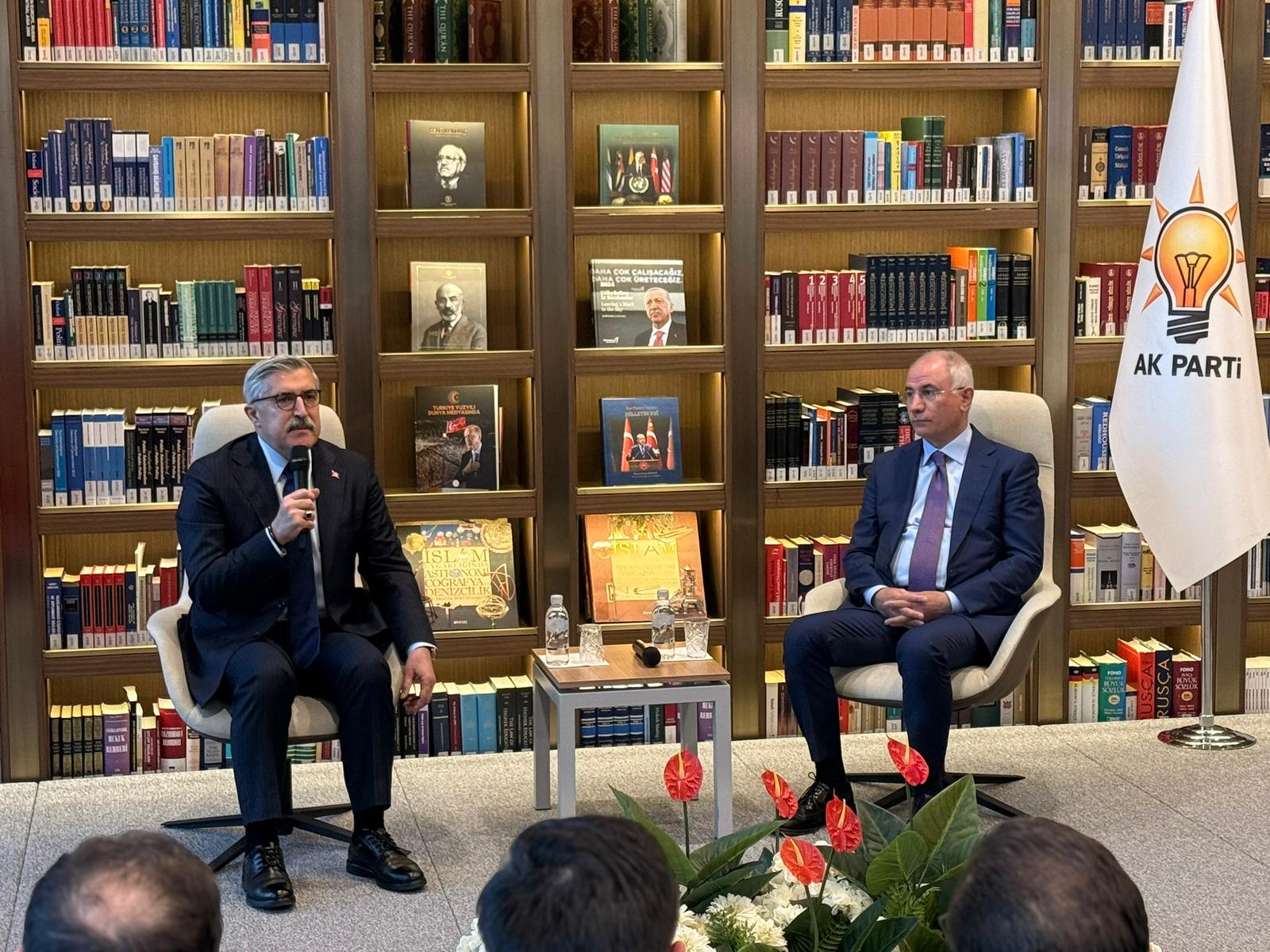 Efkan Ala AK Parti Kütüphane Sohbetleri