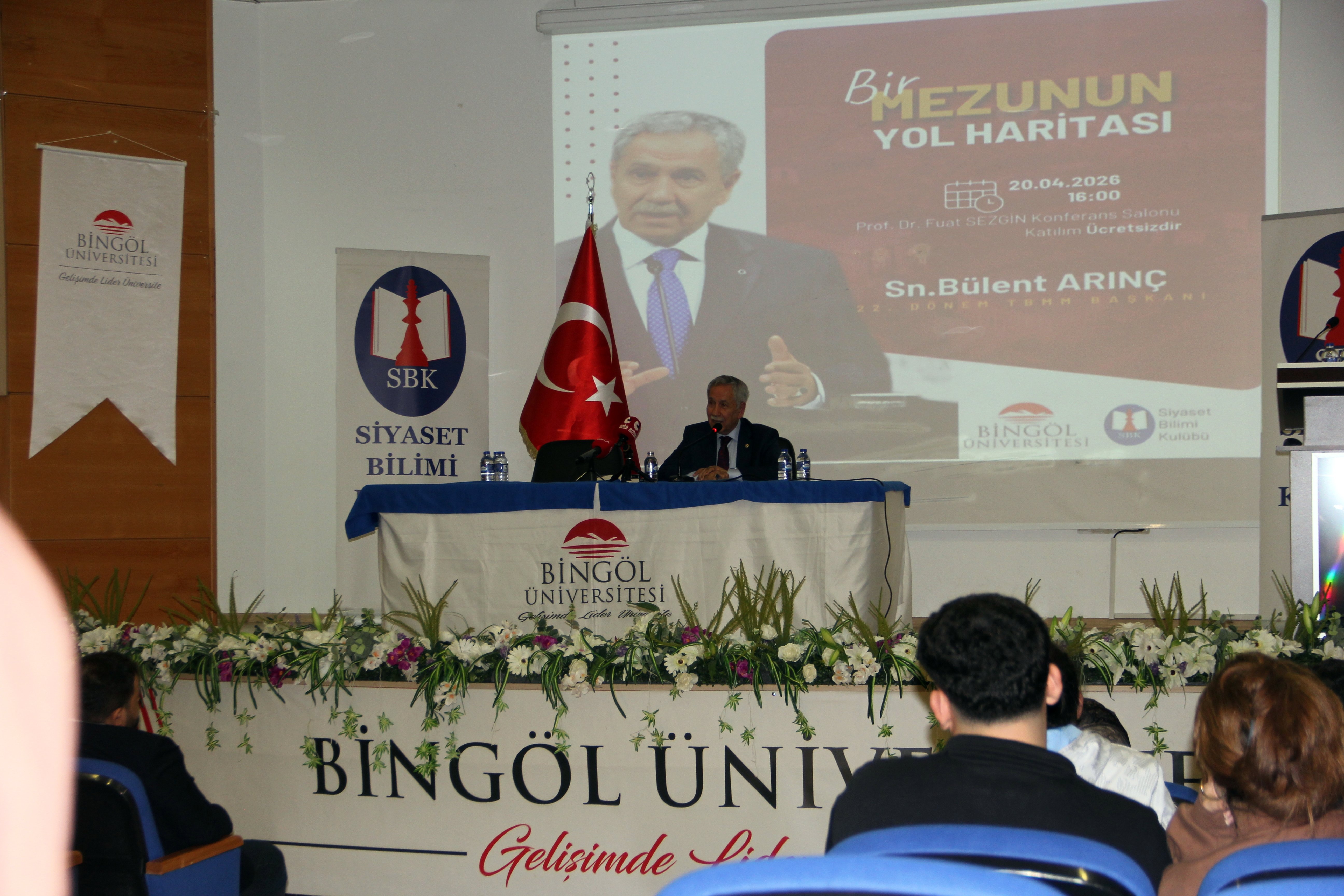 Bülent Arınç öğrencilerle sohbet