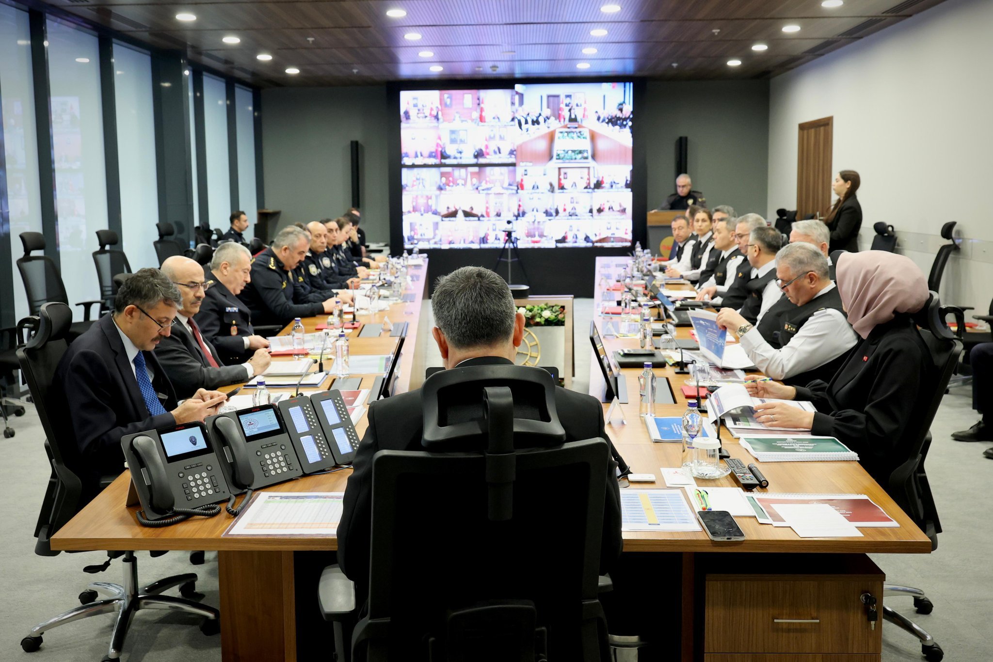 Valilerle Video Konferans Güvenlik Toplantısı