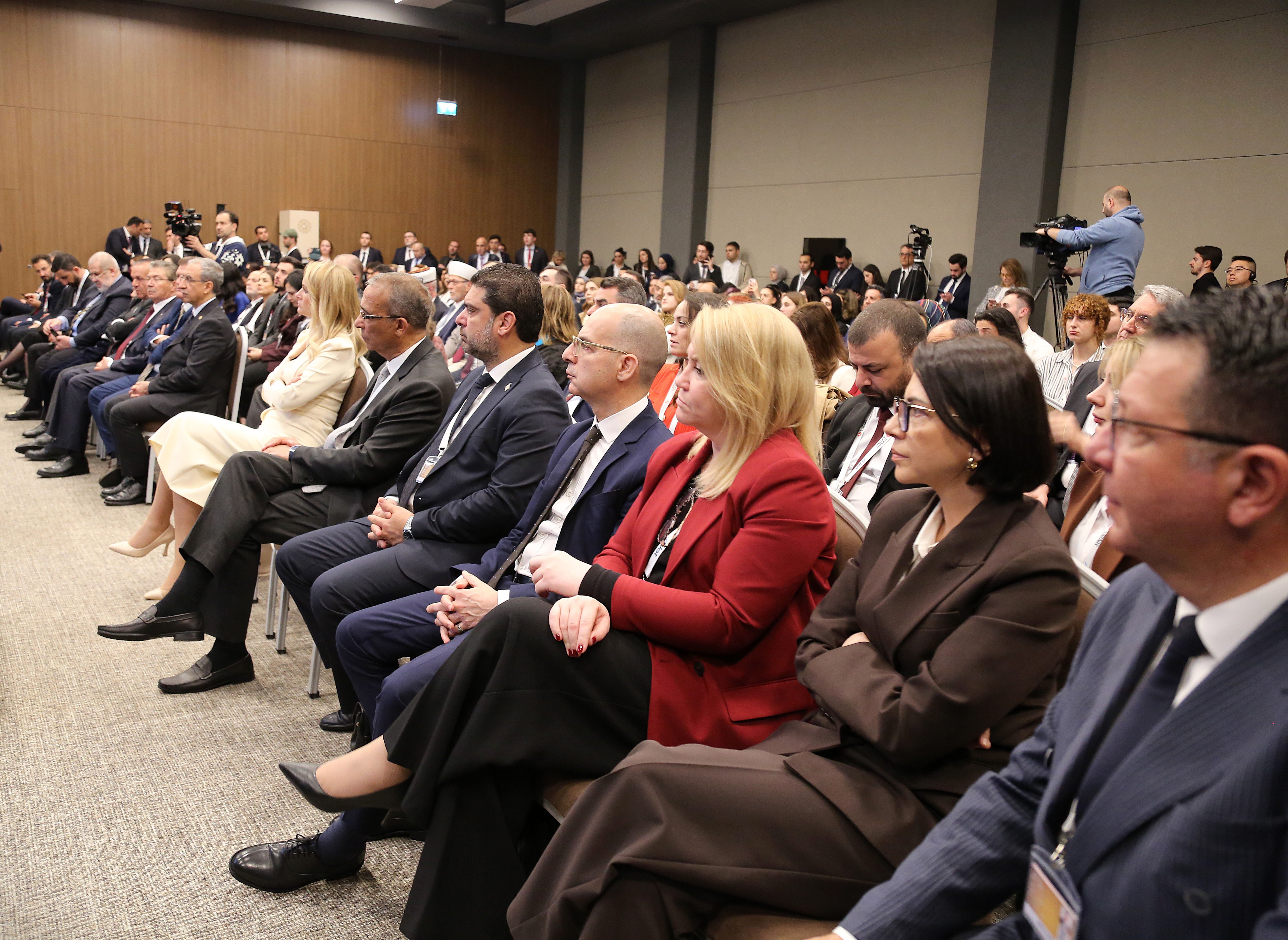 KKTC Cumhurbaşkanı Erhürman forumda