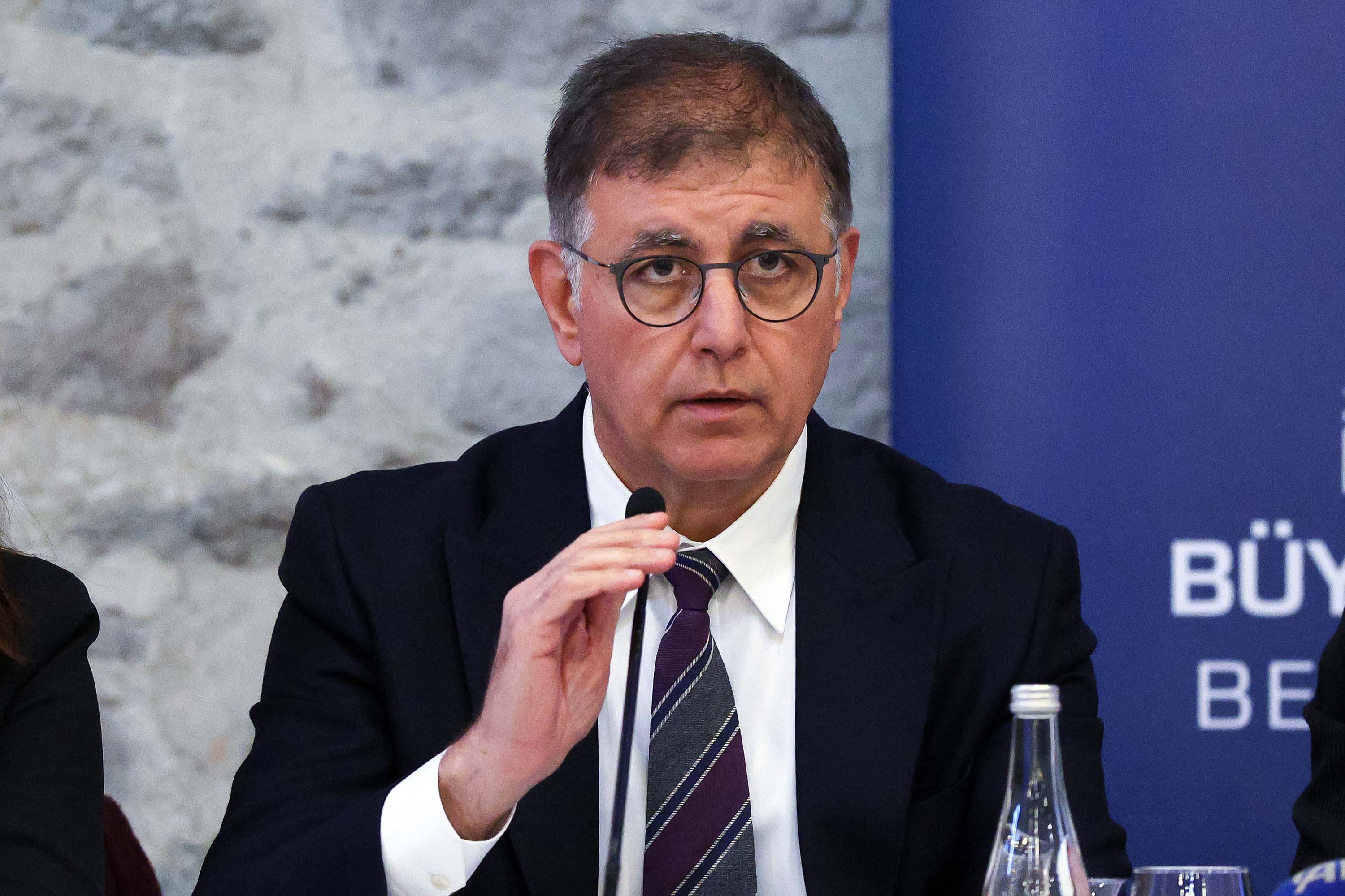 Özgür Özel Roman Vatandaşlarla