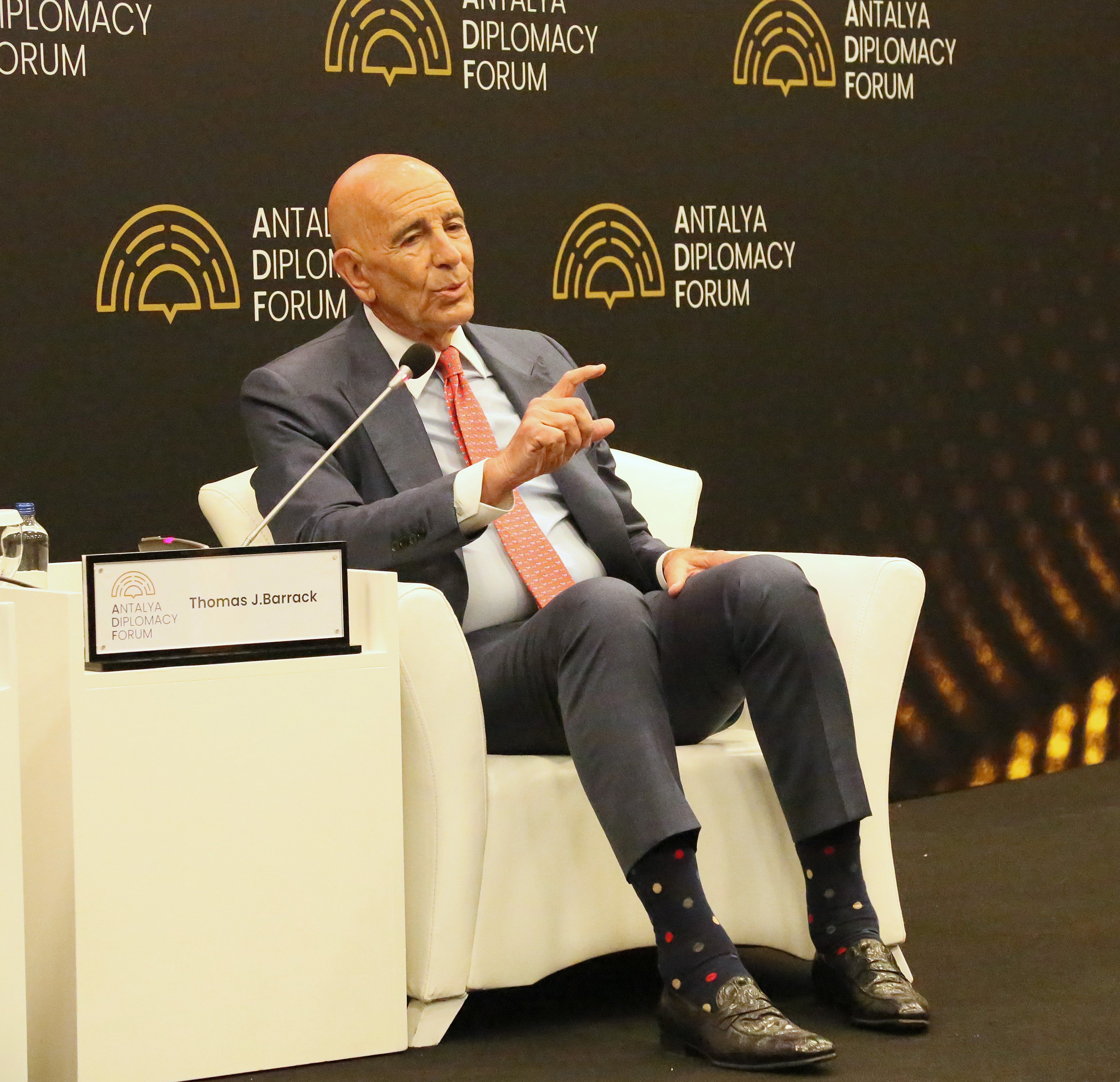 Thomas J. Barrack ADF paneli