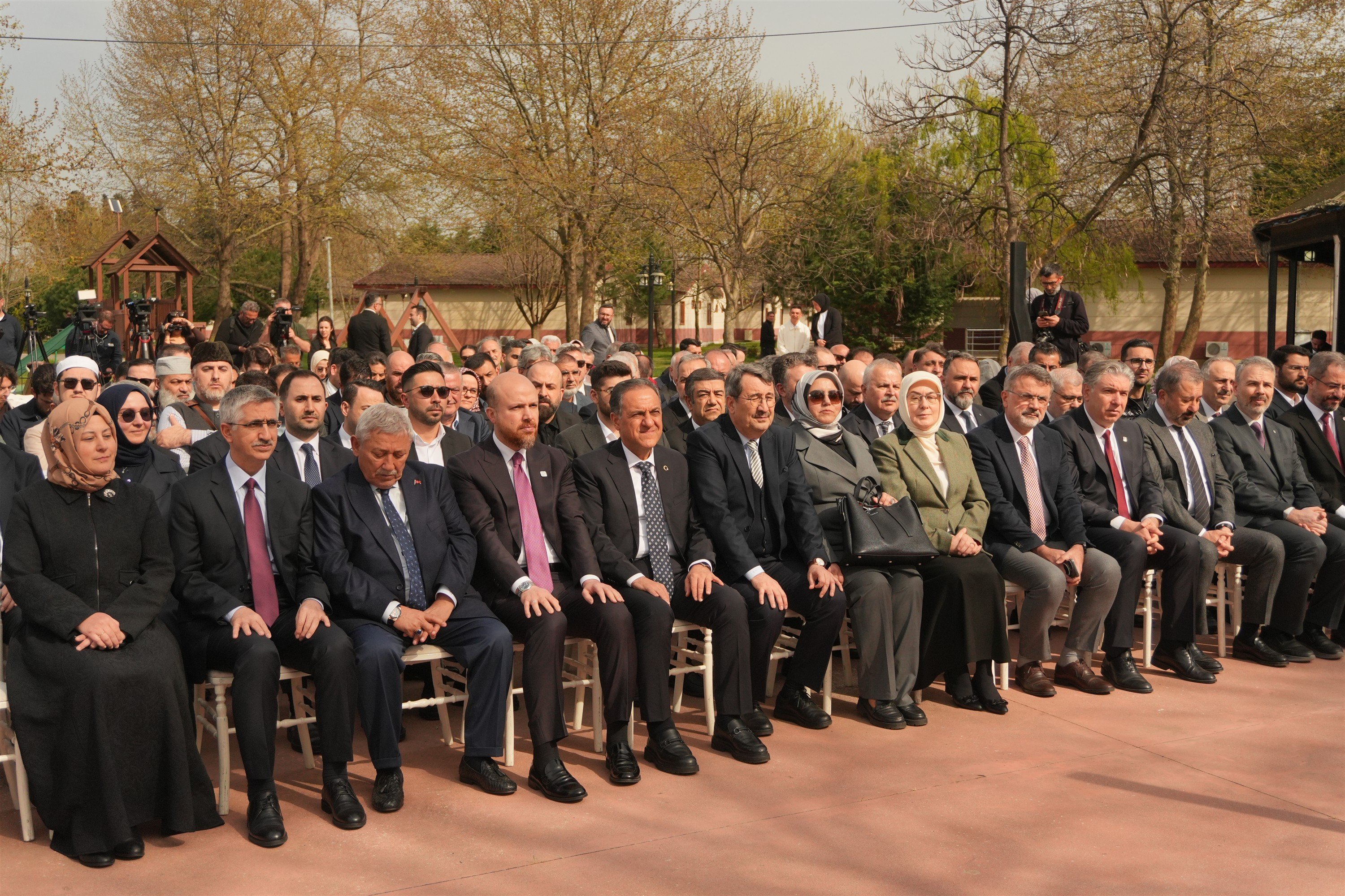 Dil Köyü Tesisleri