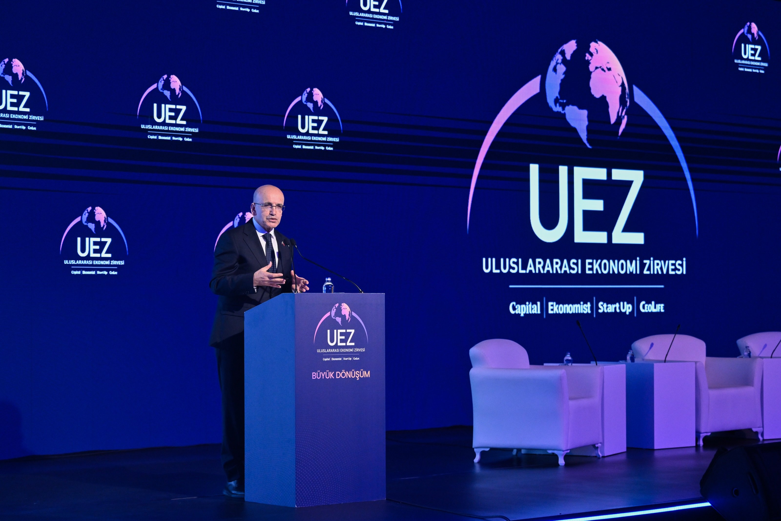 Uluslararası Ekonomi Zirvesi katılımcıları