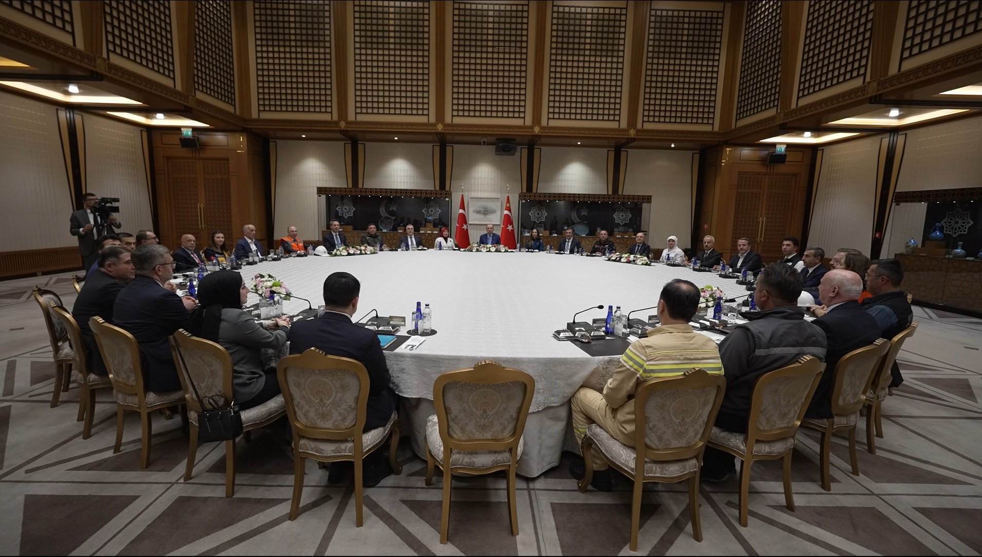 Cumhurbaşkanı Erdoğan işçi ve işveren temsilcilerine hitap ediyor