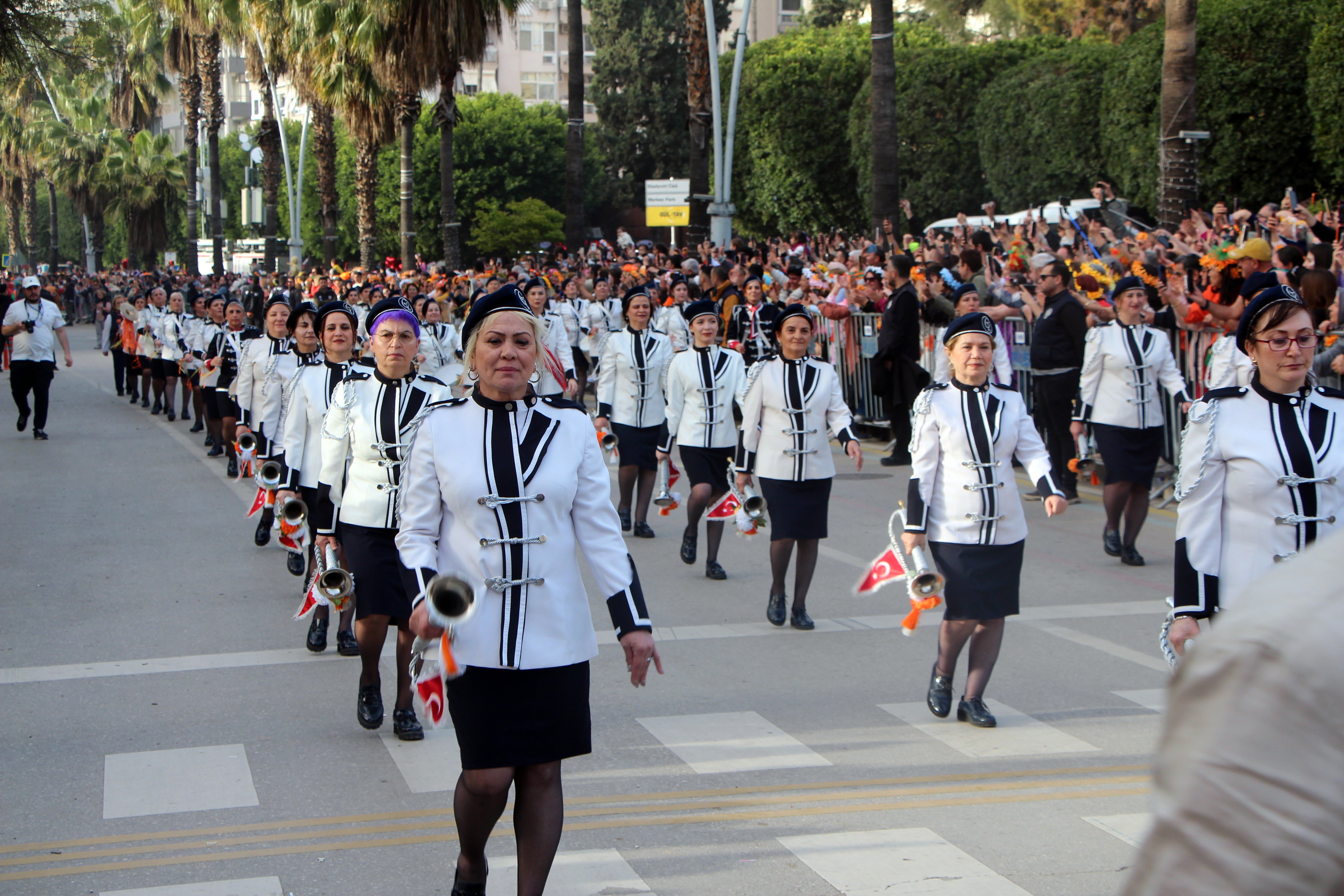Uluslararası Adana Portakal Çiçeği Karnavalı kortej
