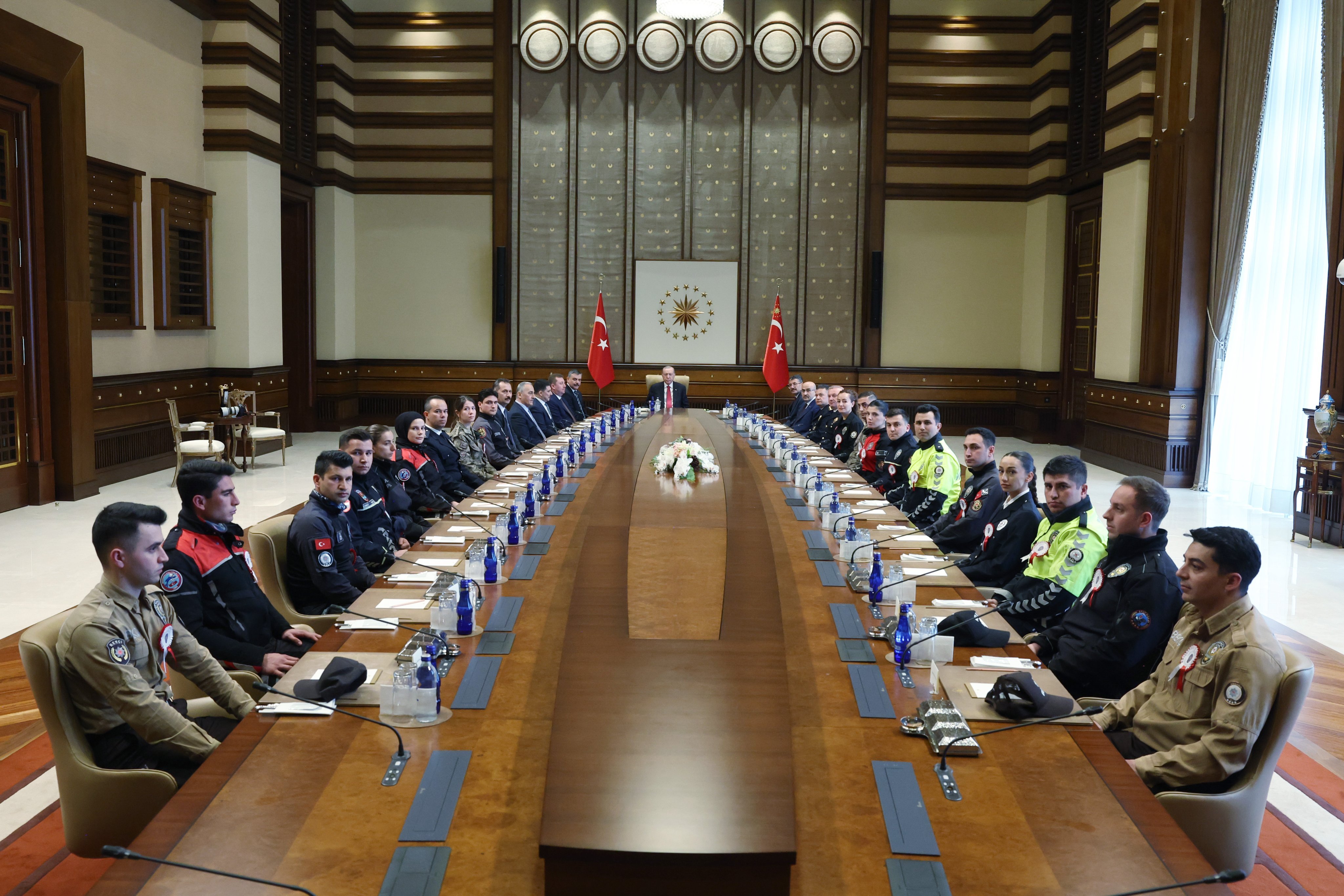 Cumhurbaşkanı Erdoğan İçişleri Bakanı Çiftçi ve polis heyeti