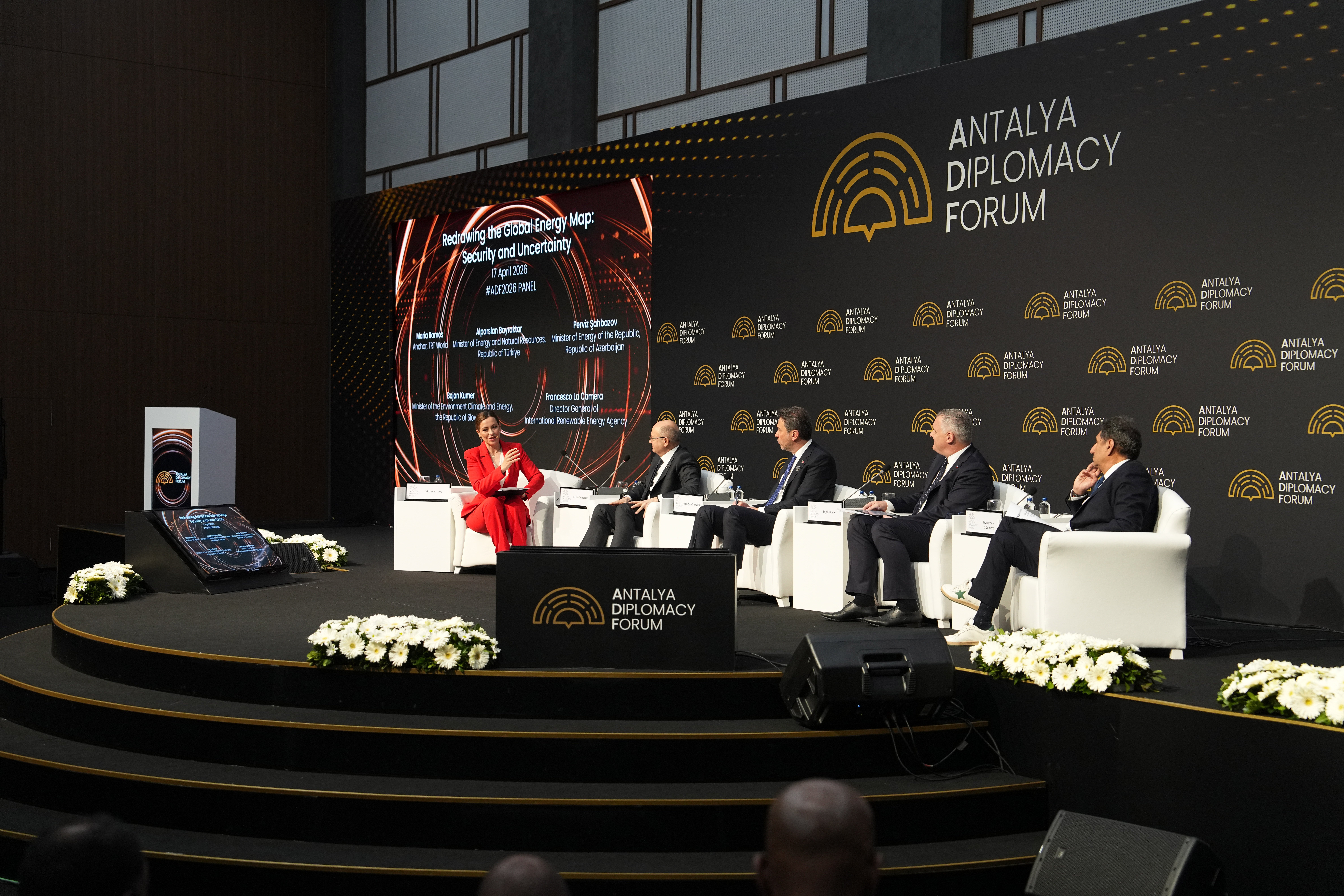 Panelde konuşan Bakan Bayraktar