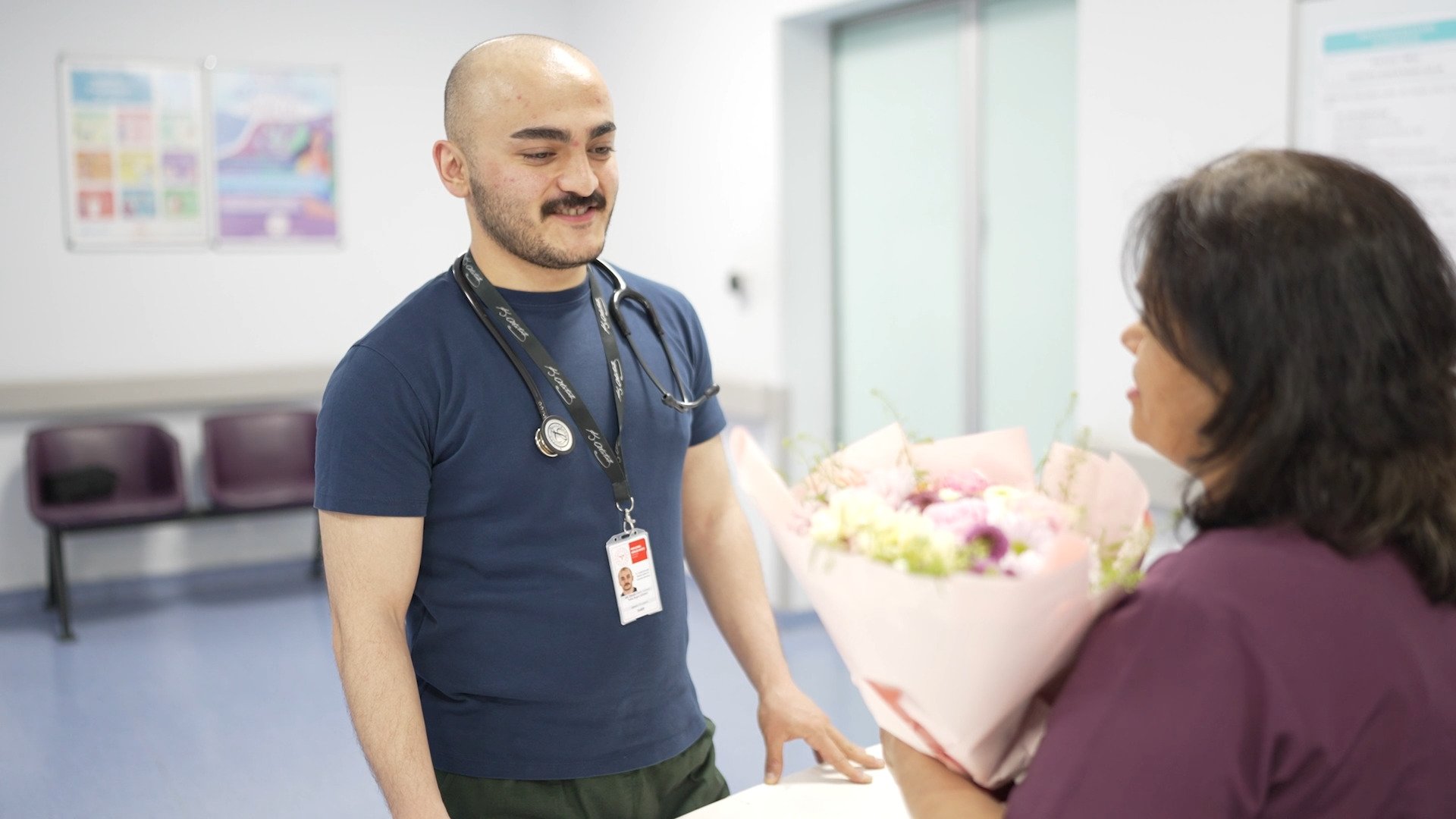 Ebeler Haftası kutlaması Nefise Şekerci ve oğlu Buğra Şekerci