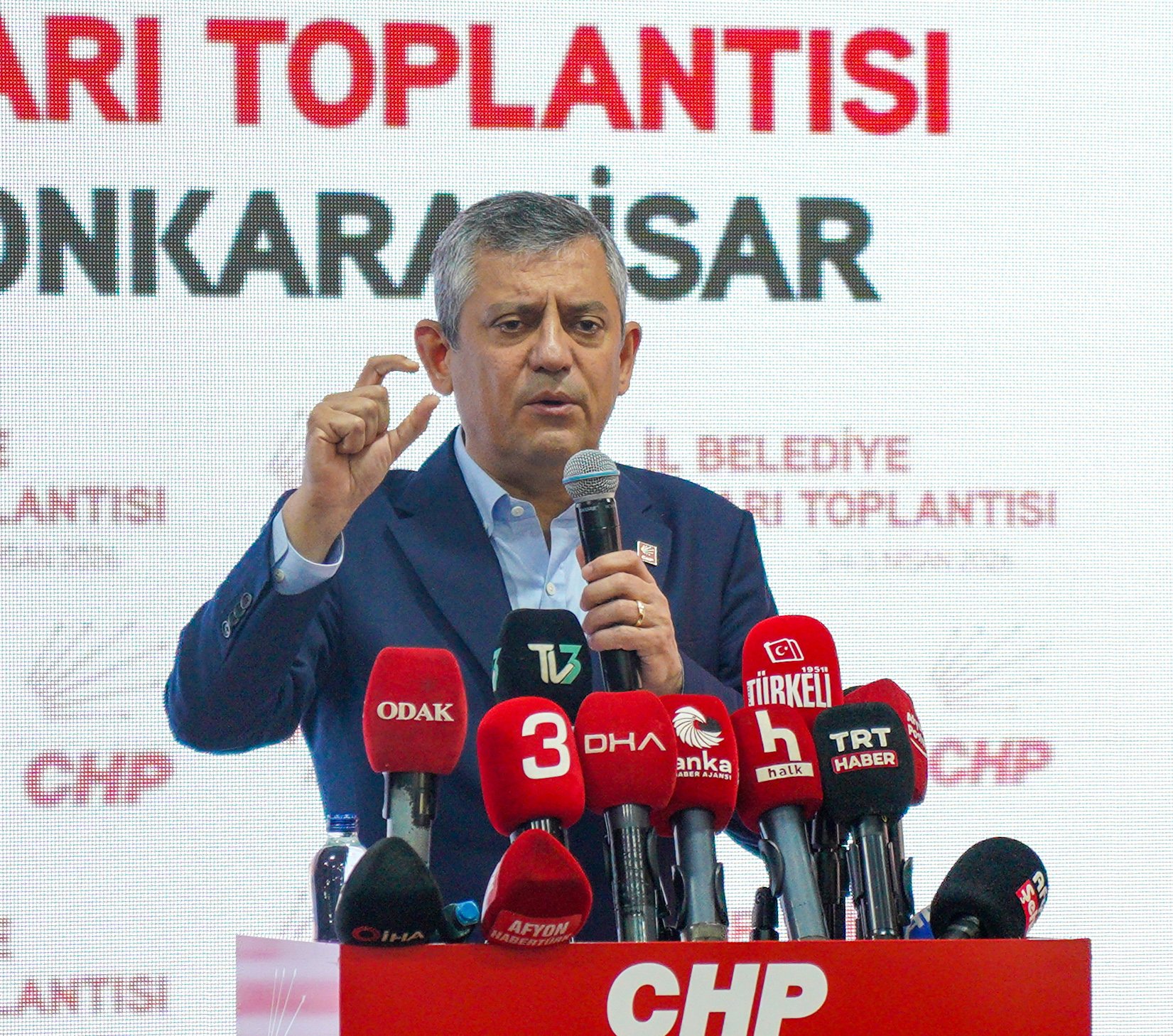 Özgür Özel Afyonkarahisar CHP toplantısı konuşma