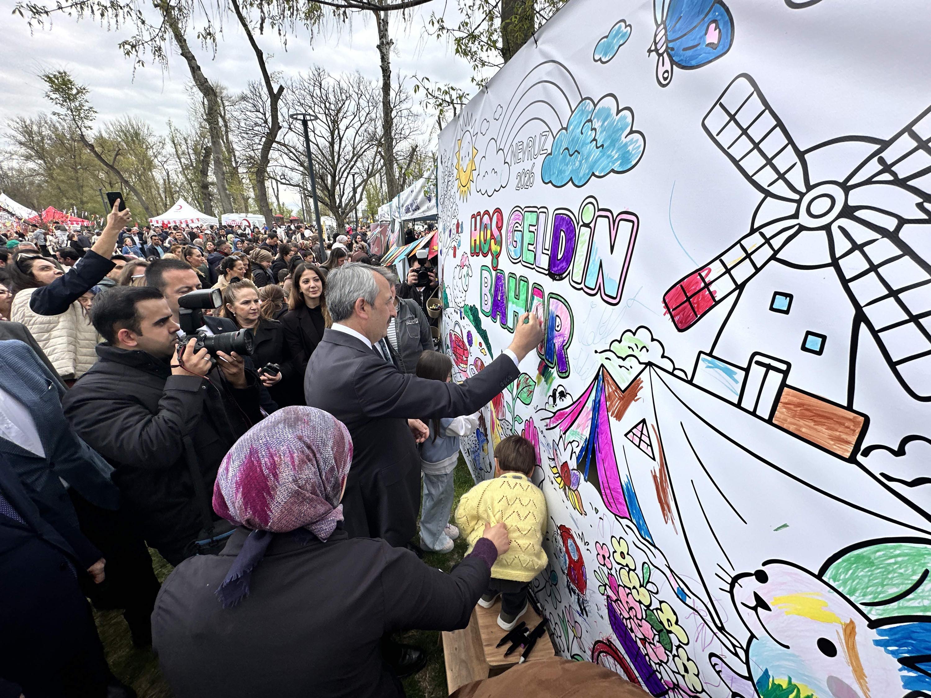 Edirne Nevruz Kutlaması Kalabalık