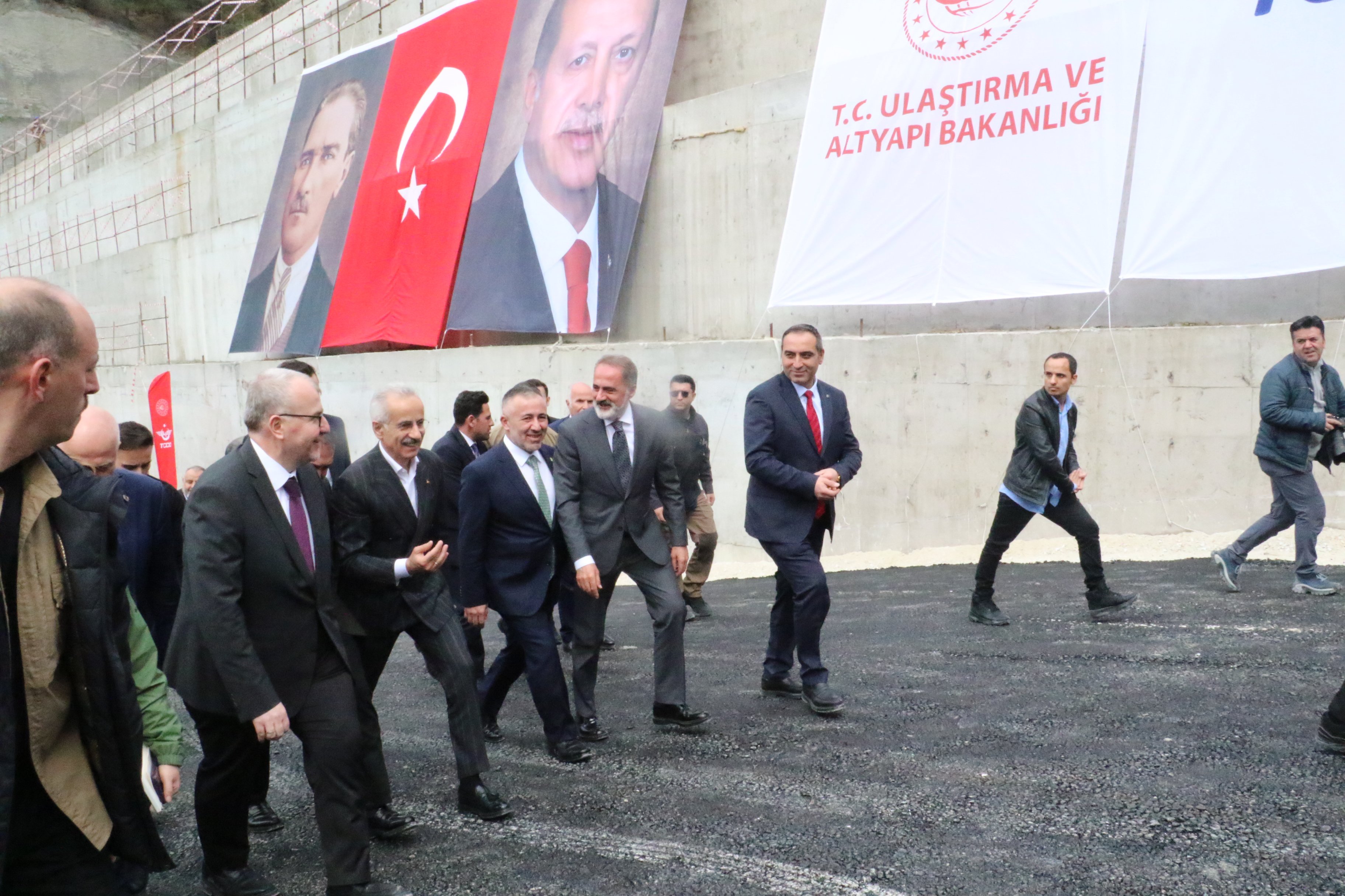 Bakan Uraloğlu İncelemede