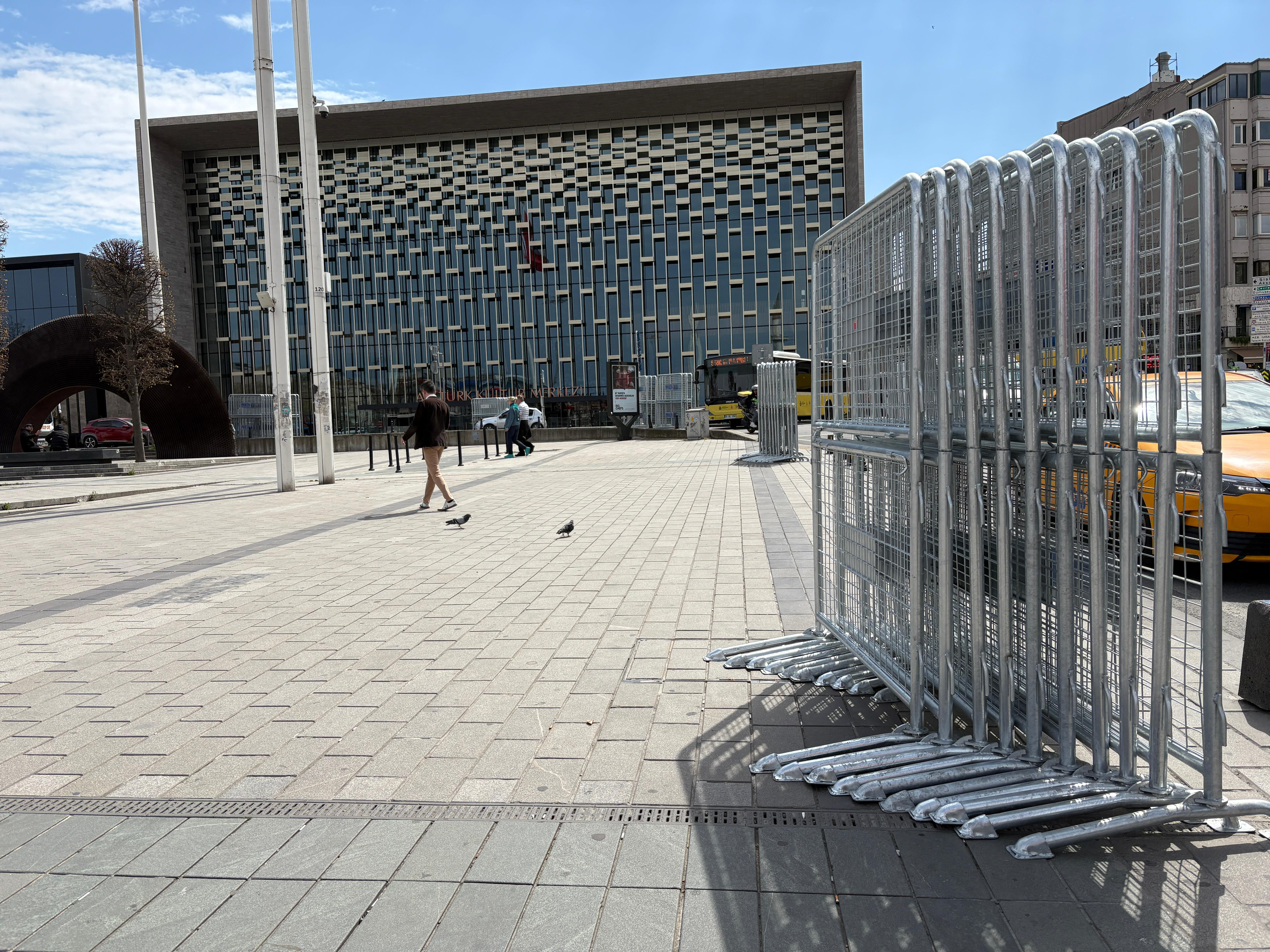 Taksim 1 Mayıs Bariyerleri