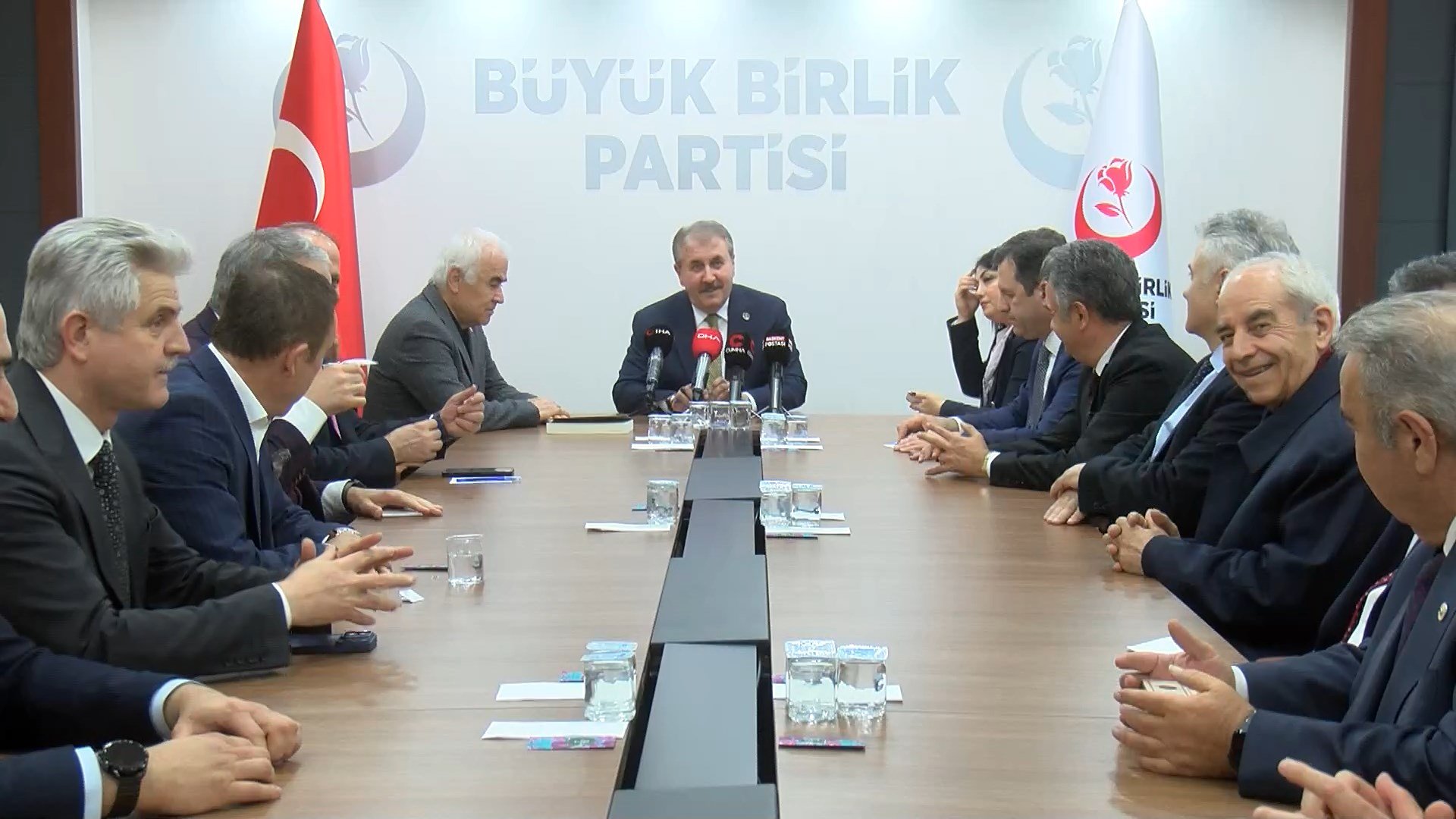 BBP Genel Başkanı Mustafa Destici açıklama yapıyor