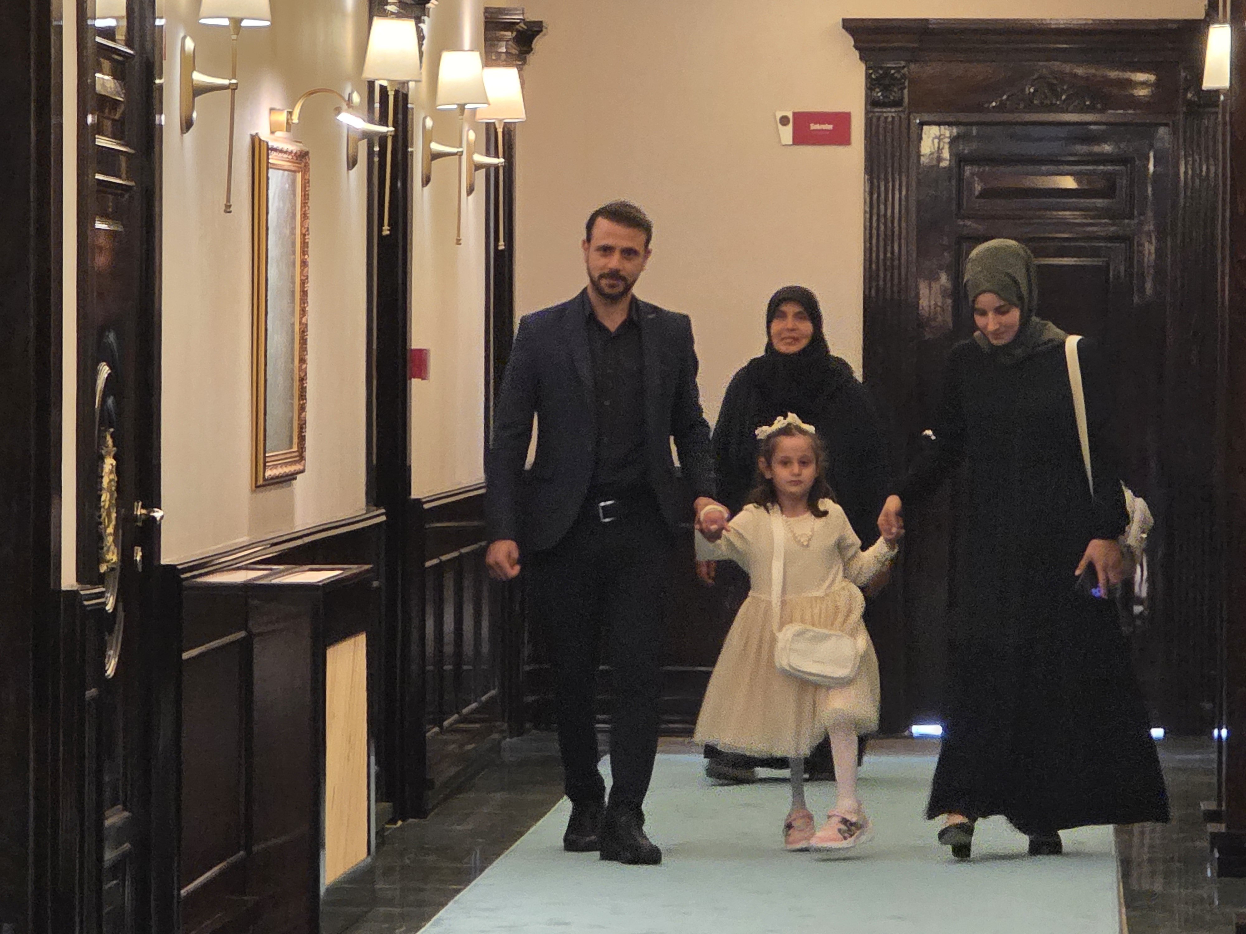 Zeynep Koyun ve Vali Masatlı makamda