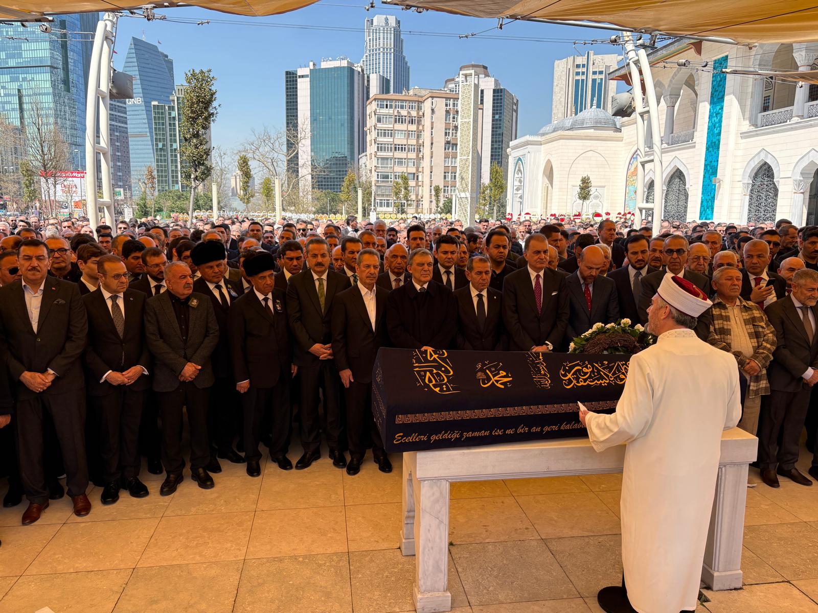 AK Partili Siyasetçiler Cenazede