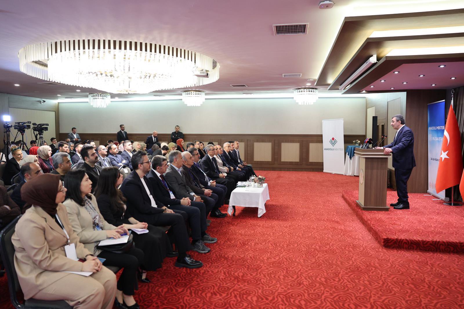 Cumhurbaşkanı Yardımcısı Cevdet Yılmaz, Anadolu Mektebi Çalıştayı