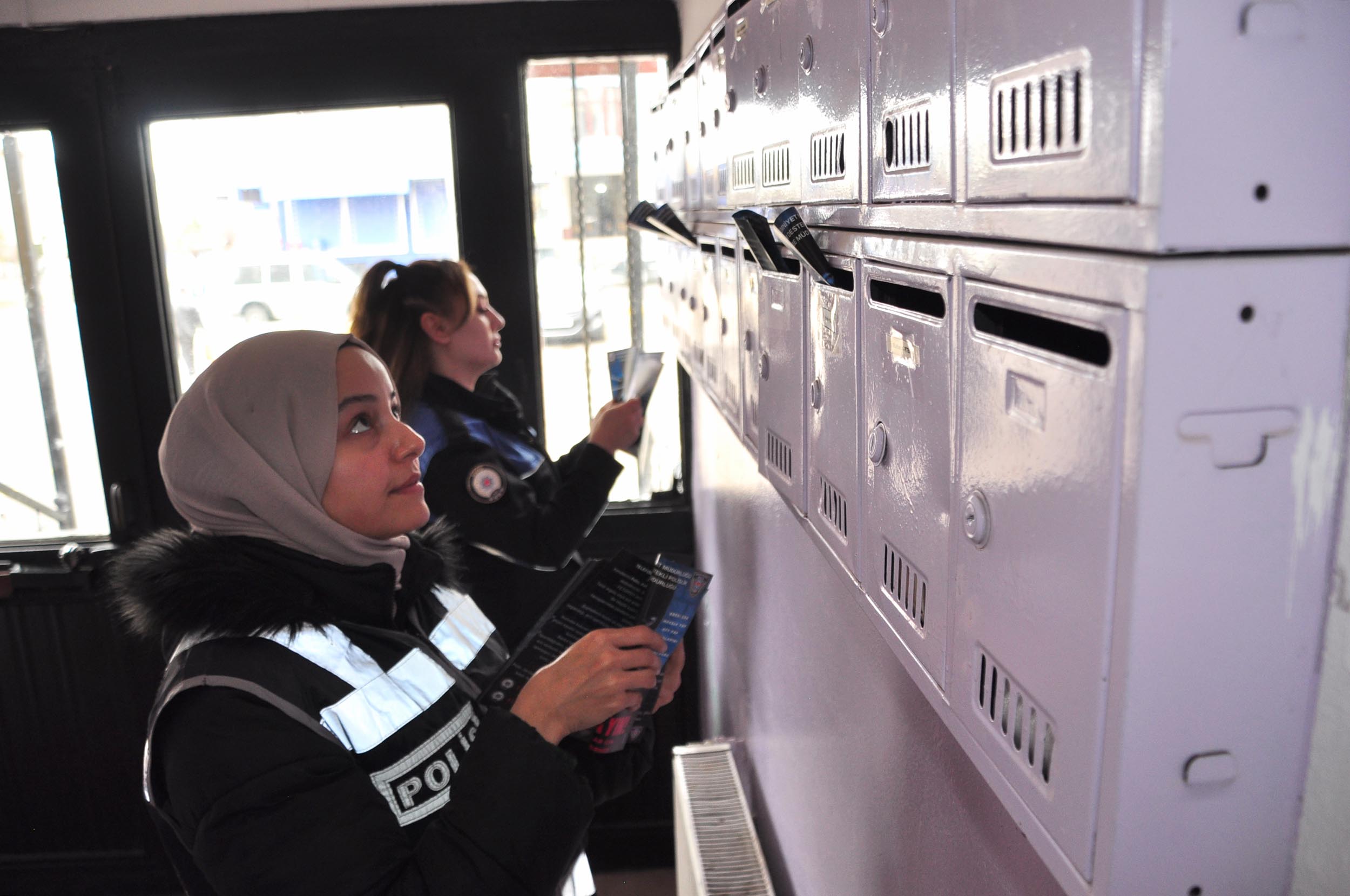 Kars polis kapı ziyareti