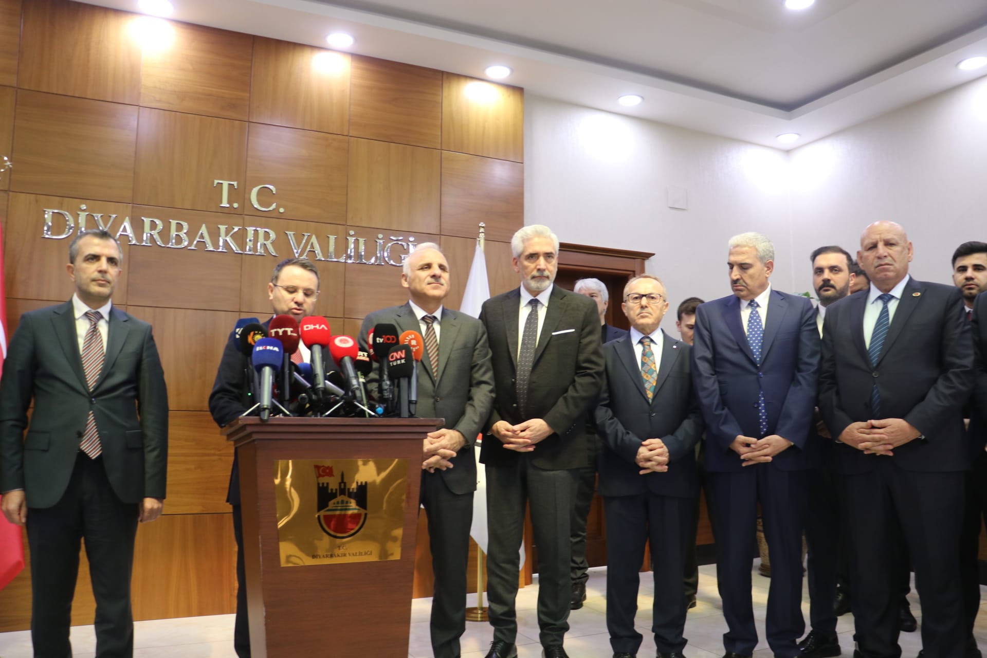 Adalet Bakanı Akın Gürlek Diyarbakır Valisi ile görüşmesi