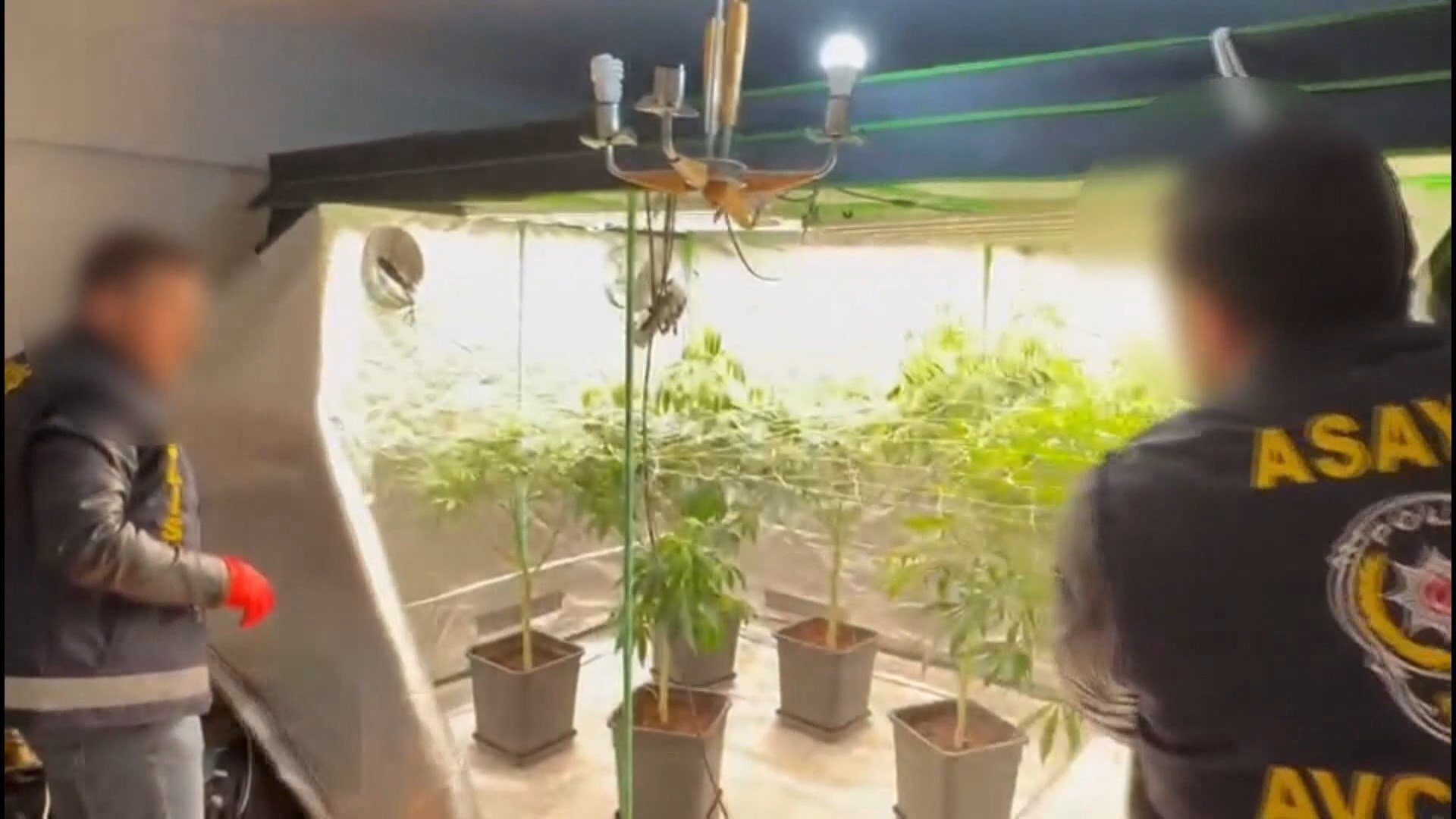 Avcılar uyuşturucu operasyonu polis ekipleri