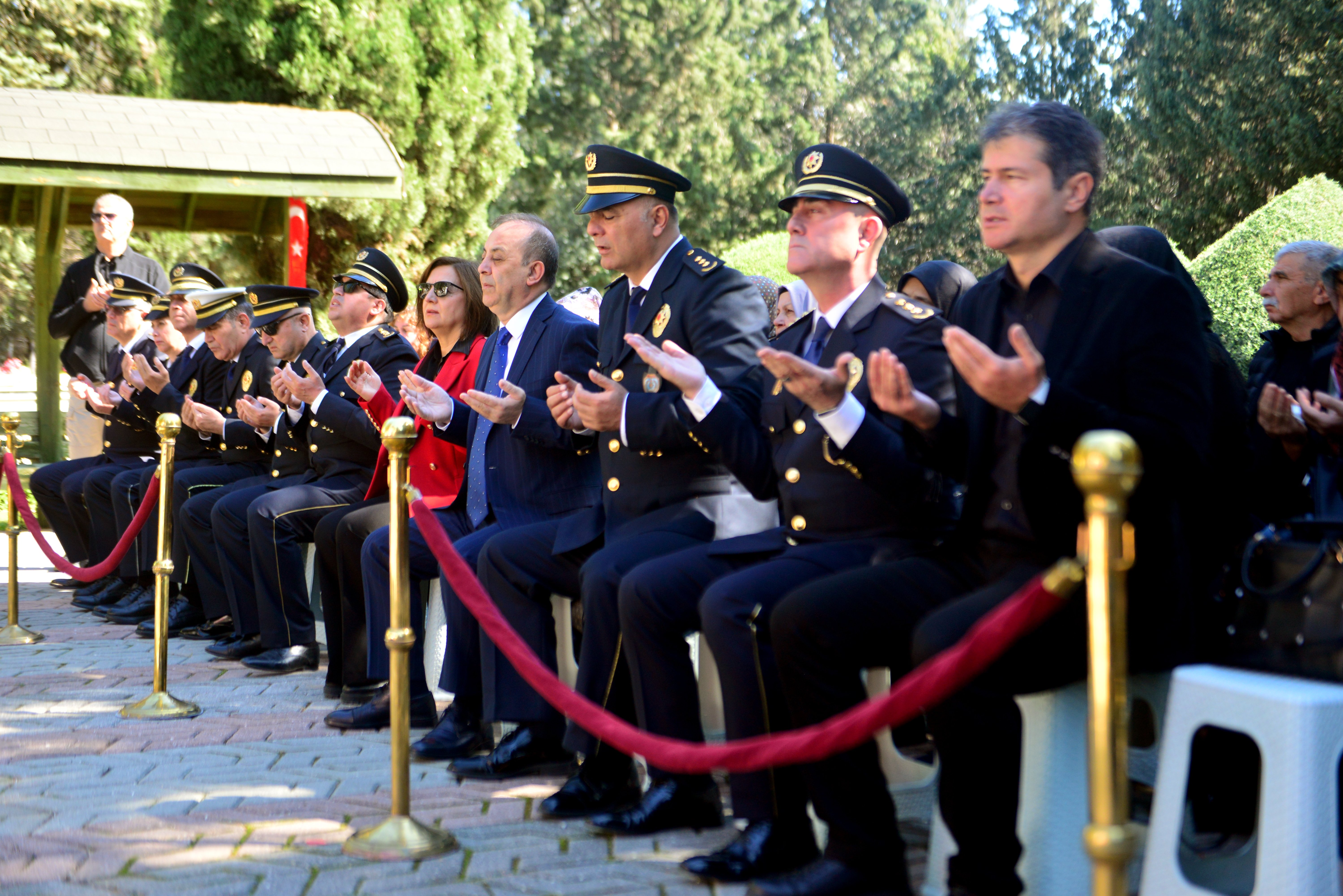 Adana Buruk Mezarlığı Şehitlik