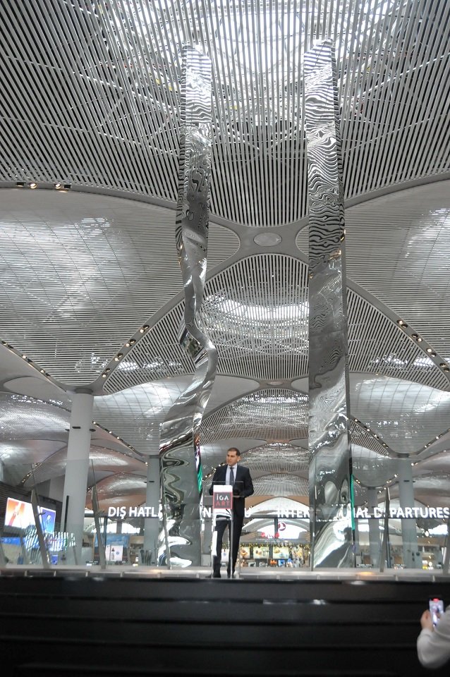 İstanbul Havalimanı İçinde Heykel