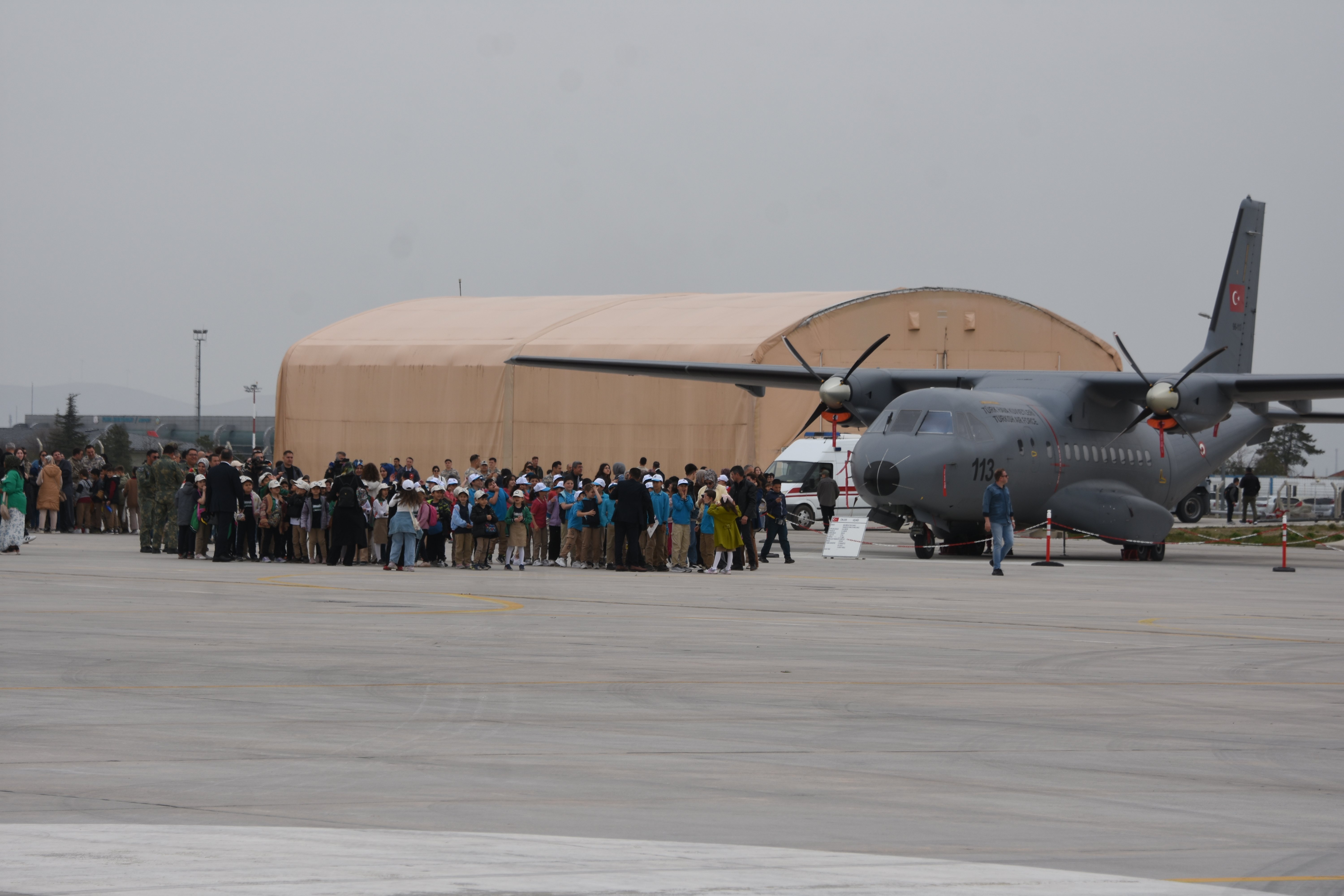 SOLOTÜRK gösteri uçuşu