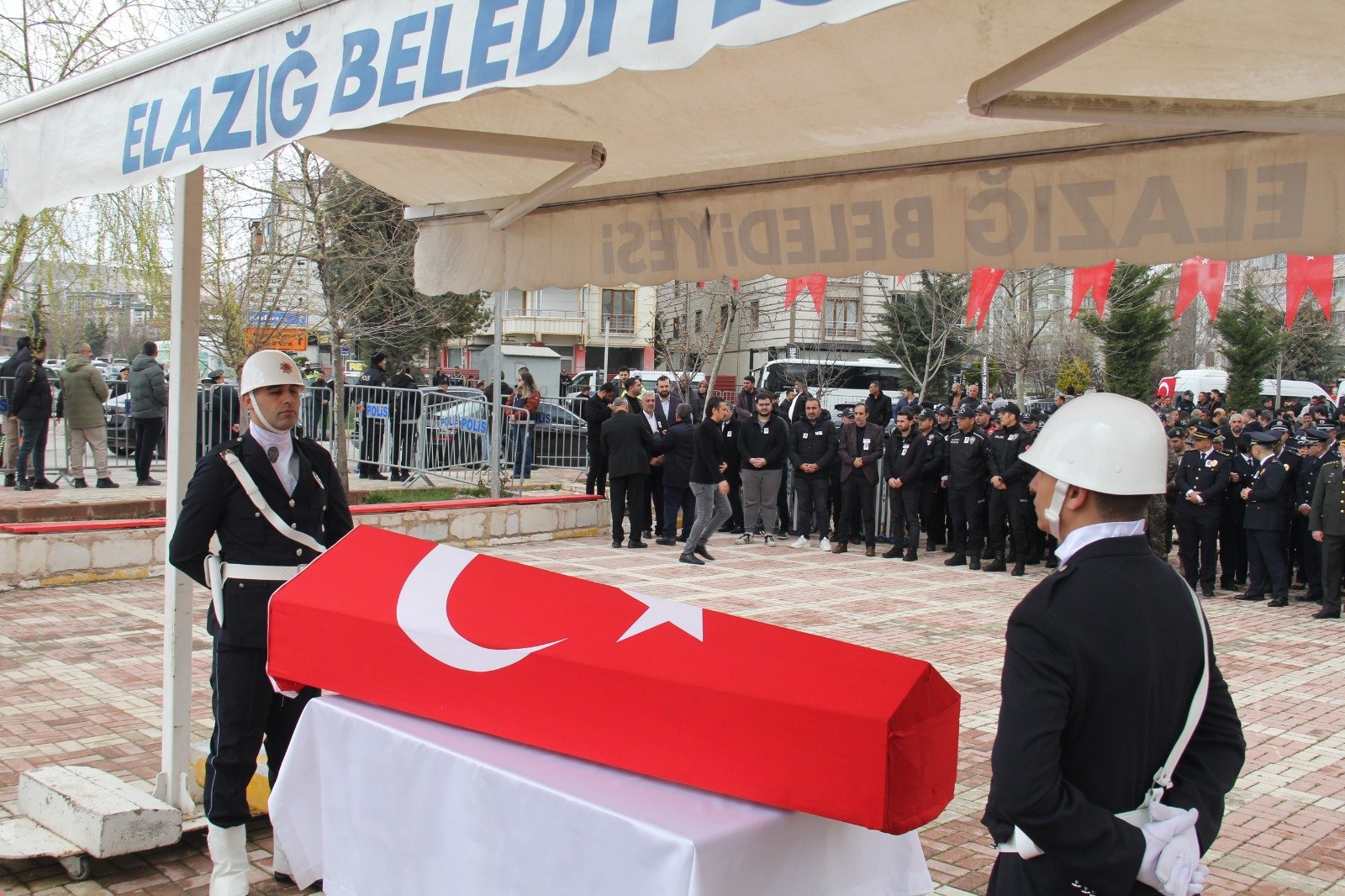 Cenaze Törenine Katılan Protokol