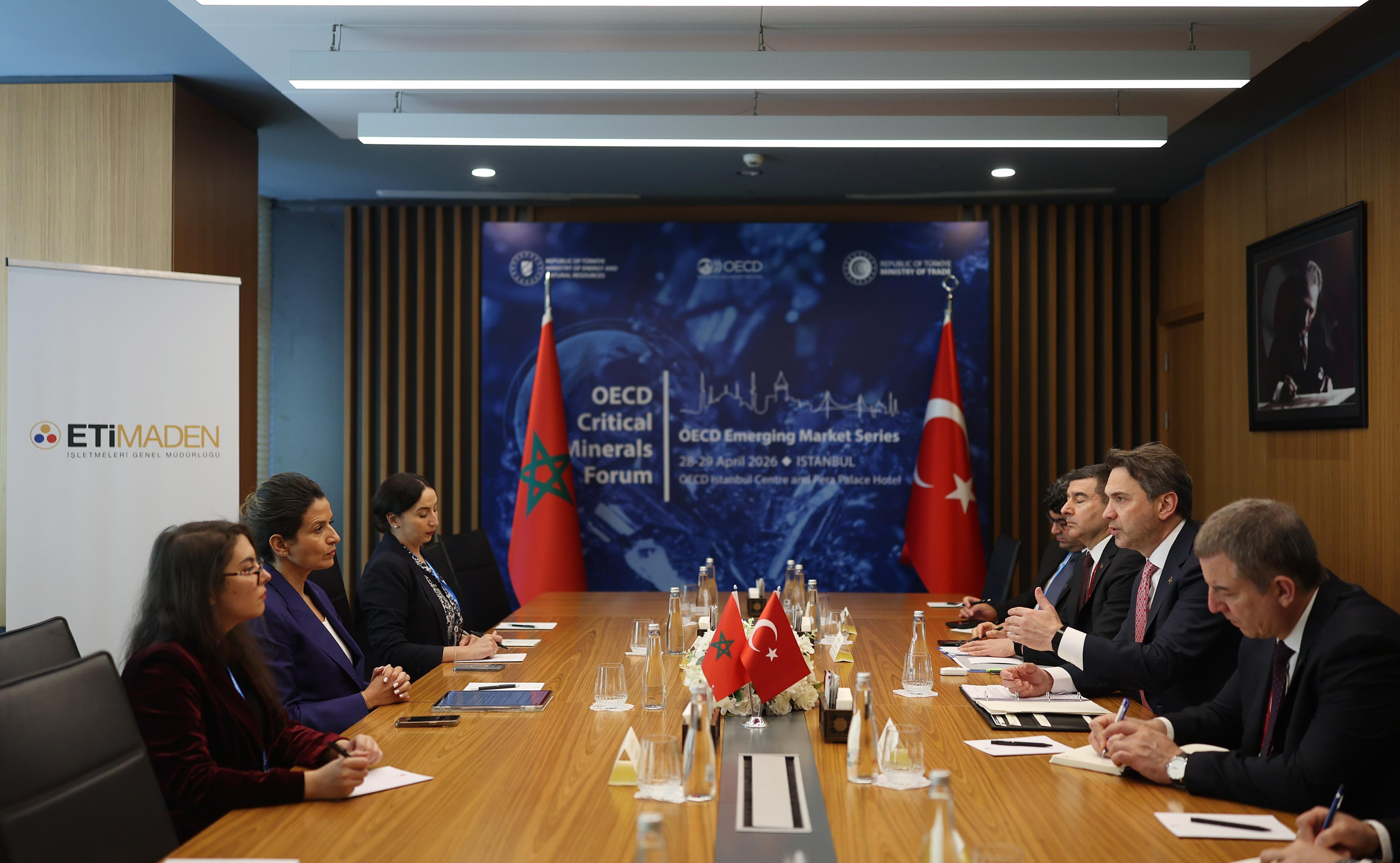 Bakan Alparslan Bayraktar, Leila Benali ile görüştü