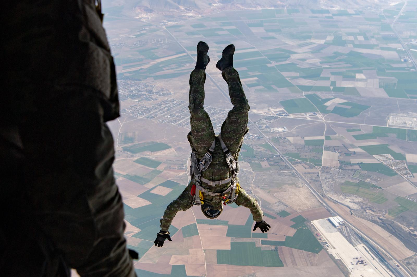 MSB Serbest Paraşüt Atlayışı