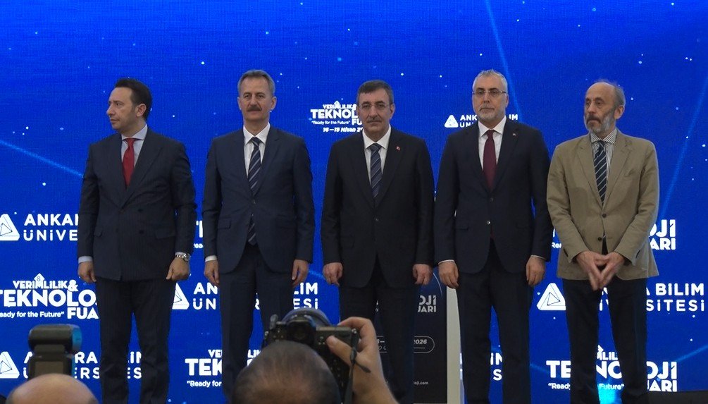 Cumhurbaşkanı Yardımcısı Cevdet Yılmaz konuşma yapıyor