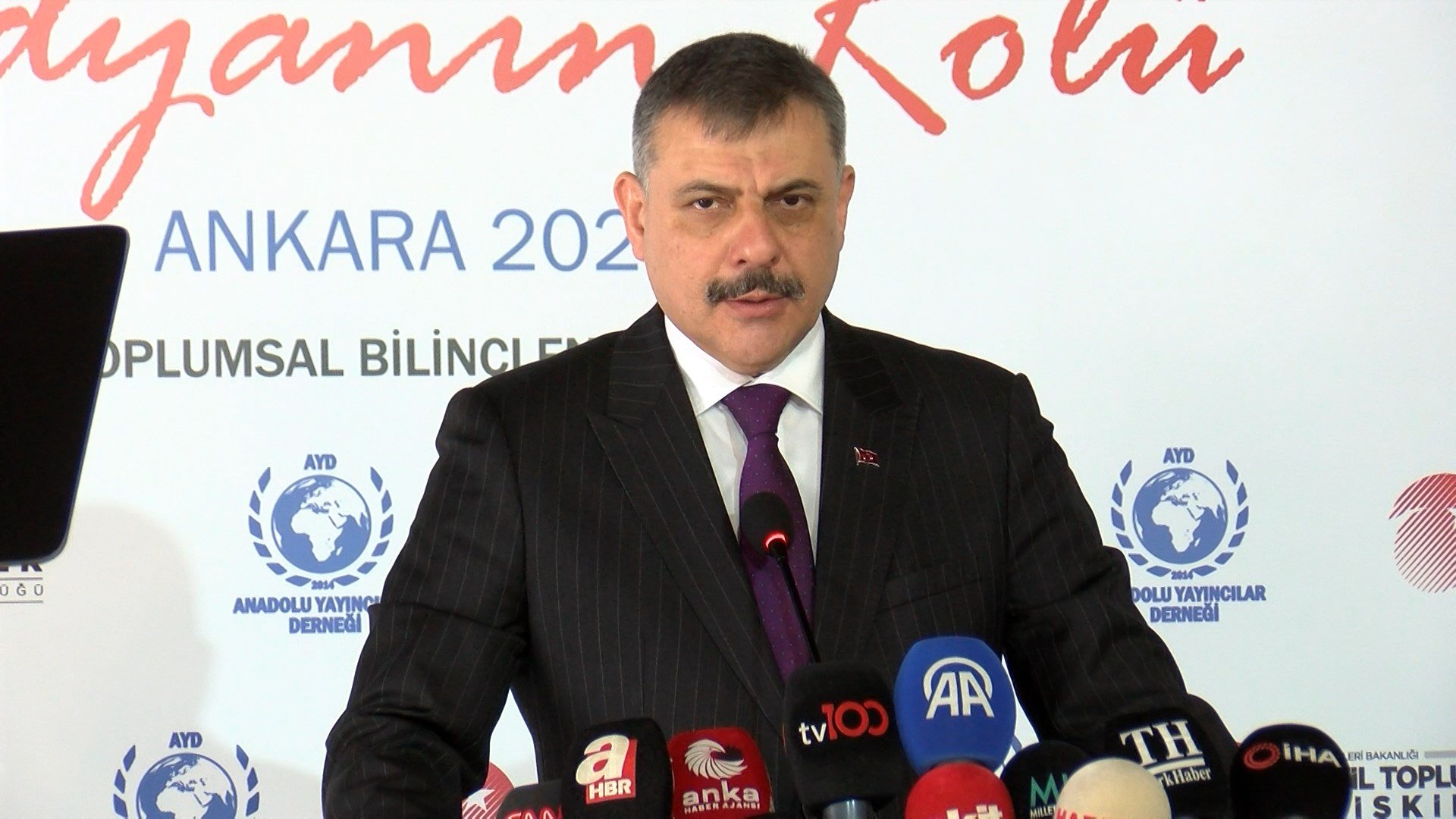 İçişleri Bakanı Mustafa Çiftçi, uyuşturucu ile mücadelede medyanın rolü panelinde konuşma yapıyor.