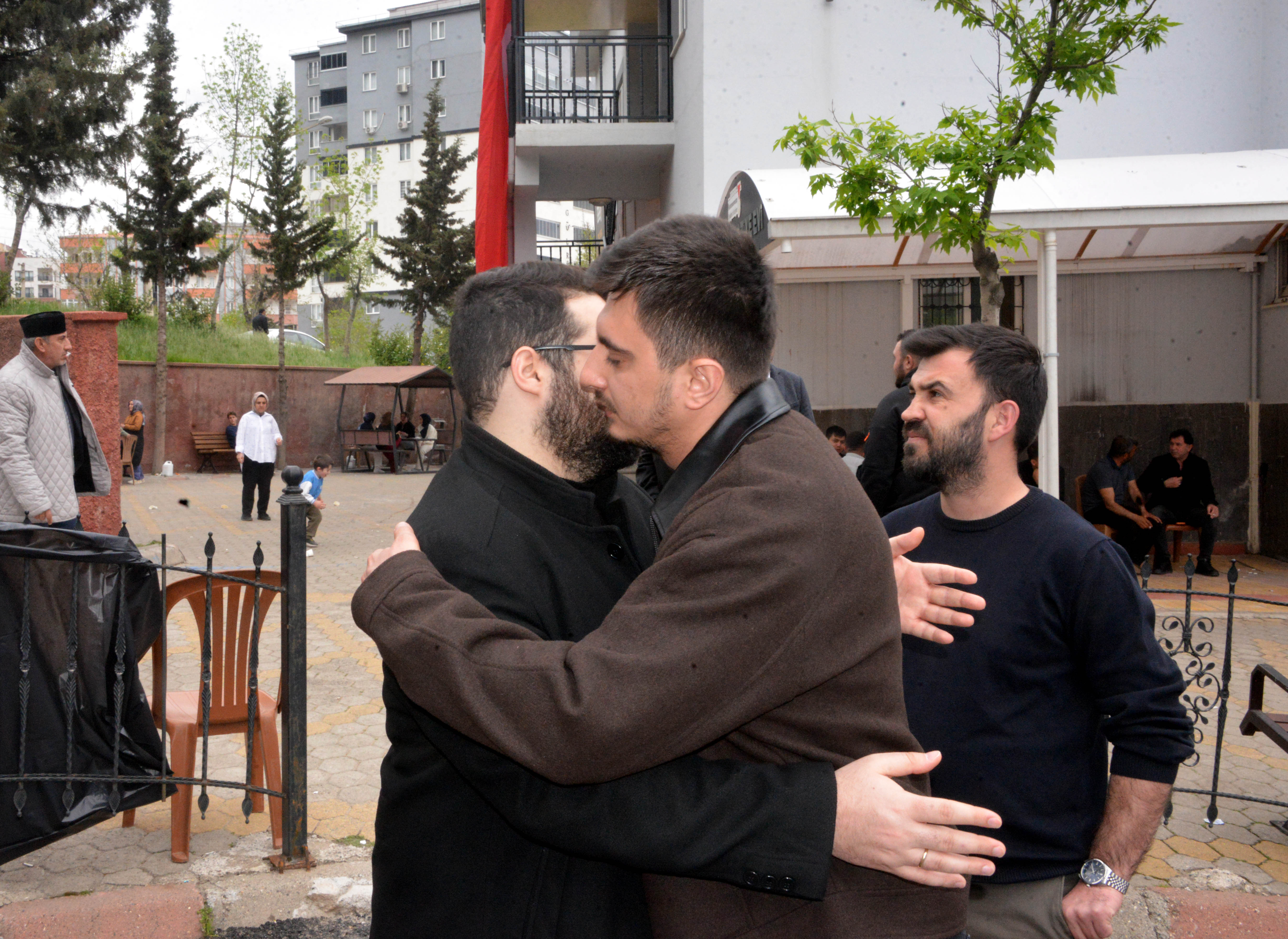 Furkan Kara Taziye Kabul Ediyor